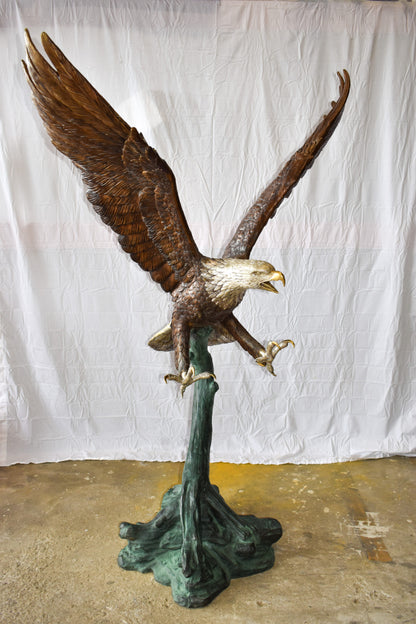 Giant Eagle in Action Looking for Prey Bronze Statue Size: 60" x 40" x 78"H