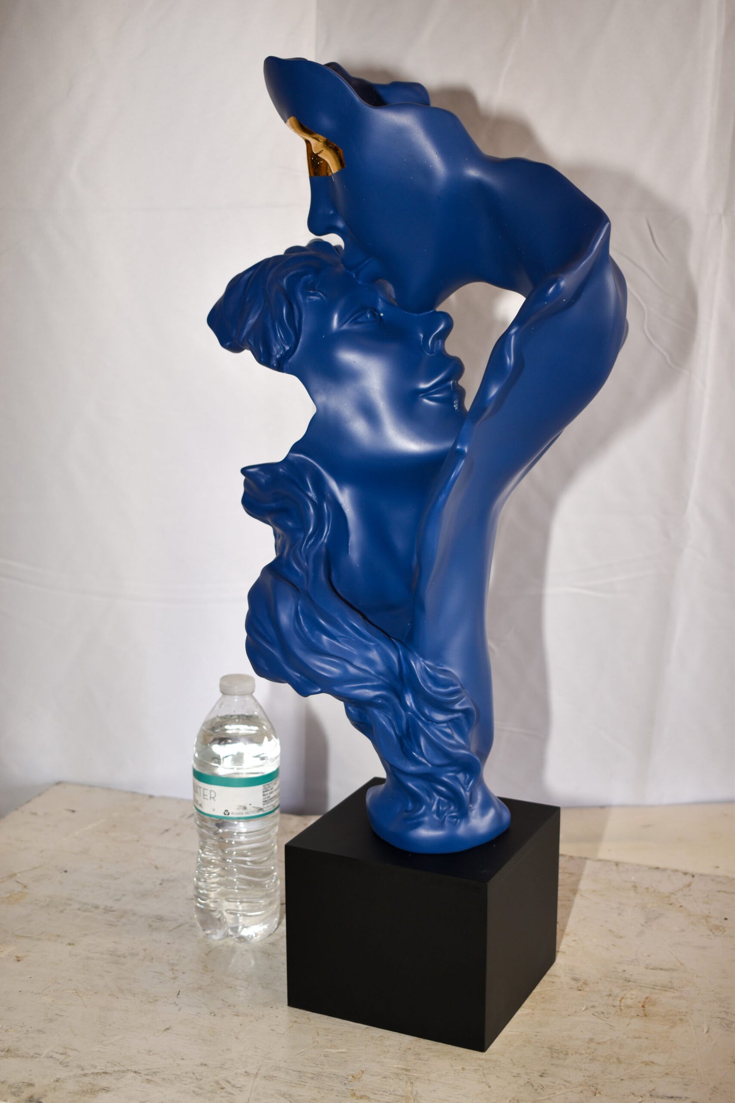 Abstract Modern Lovers Blue Resin Statue 12" x 8" x 26"H