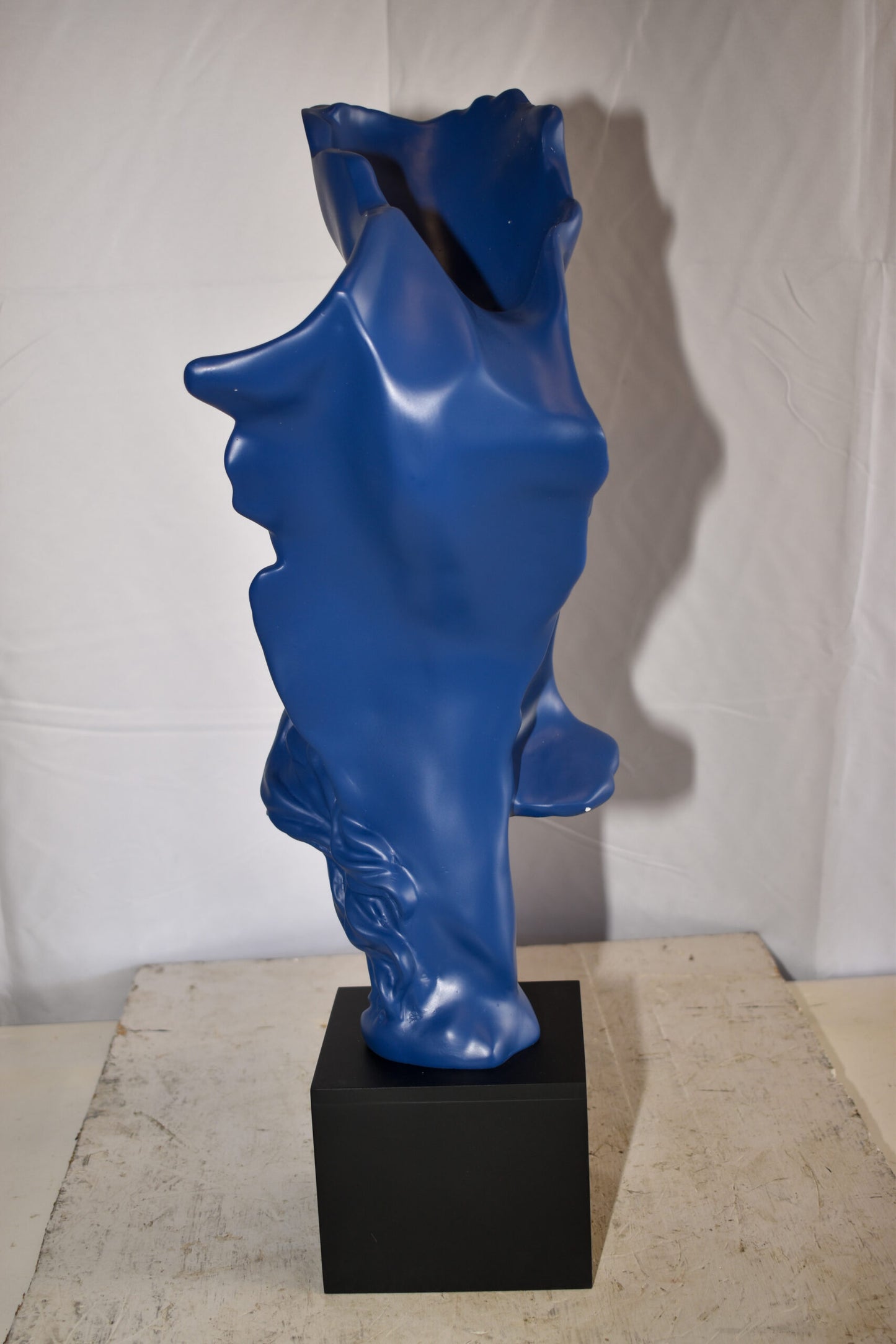 Abstract Modern Lovers Blue Resin Statue 12" x 8" x 26"H