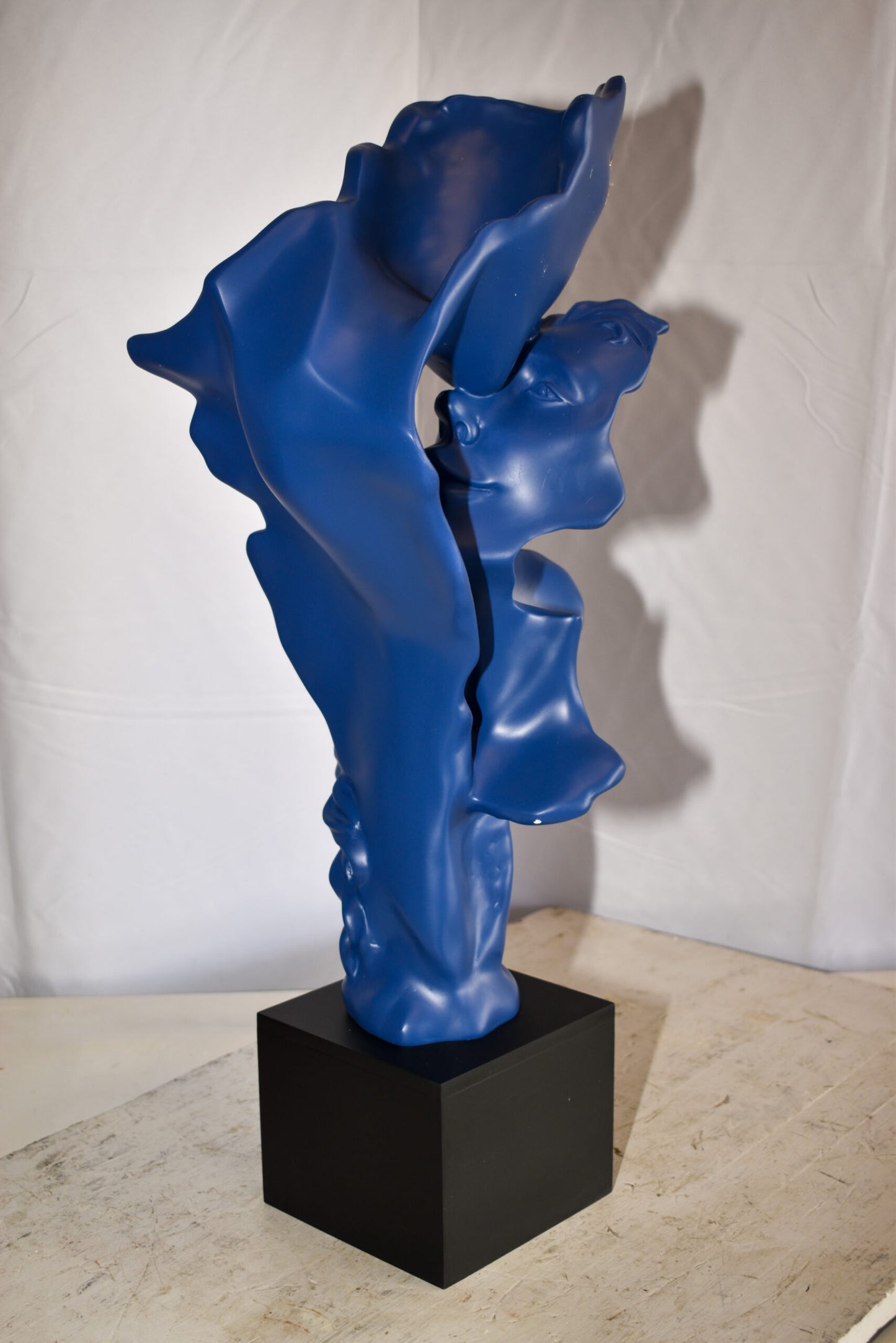 Abstract Modern Lovers Blue Resin Statue 12" x 8" x 26"H