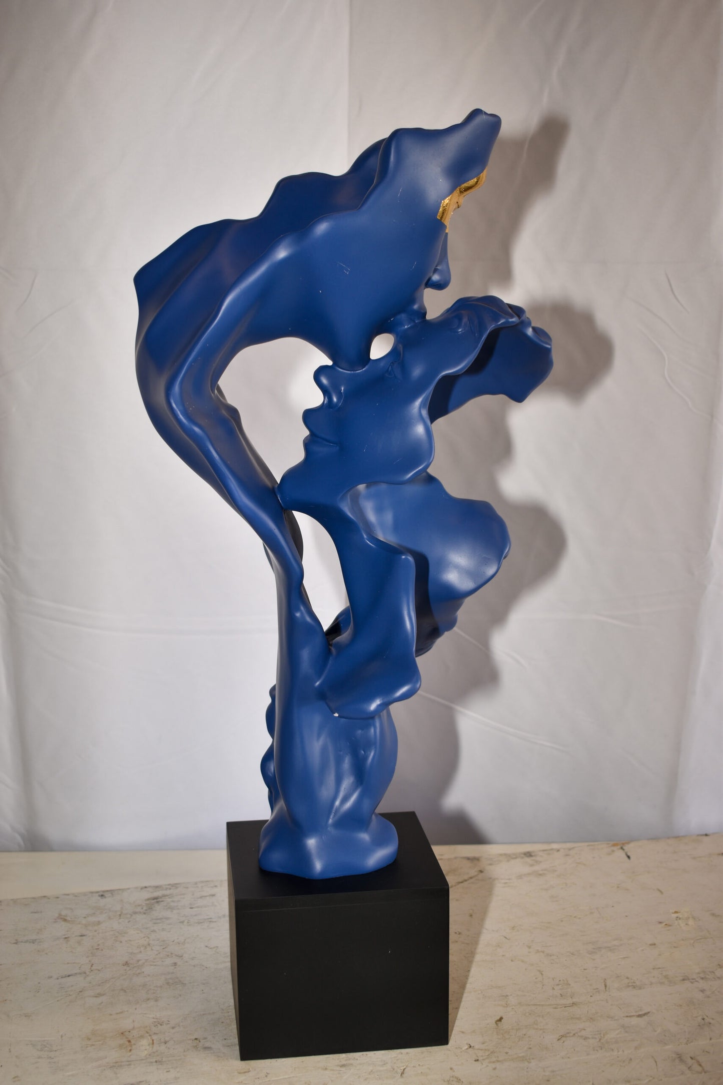 Abstract Modern Lovers Blue Resin Statue 12" x 8" x 26"H