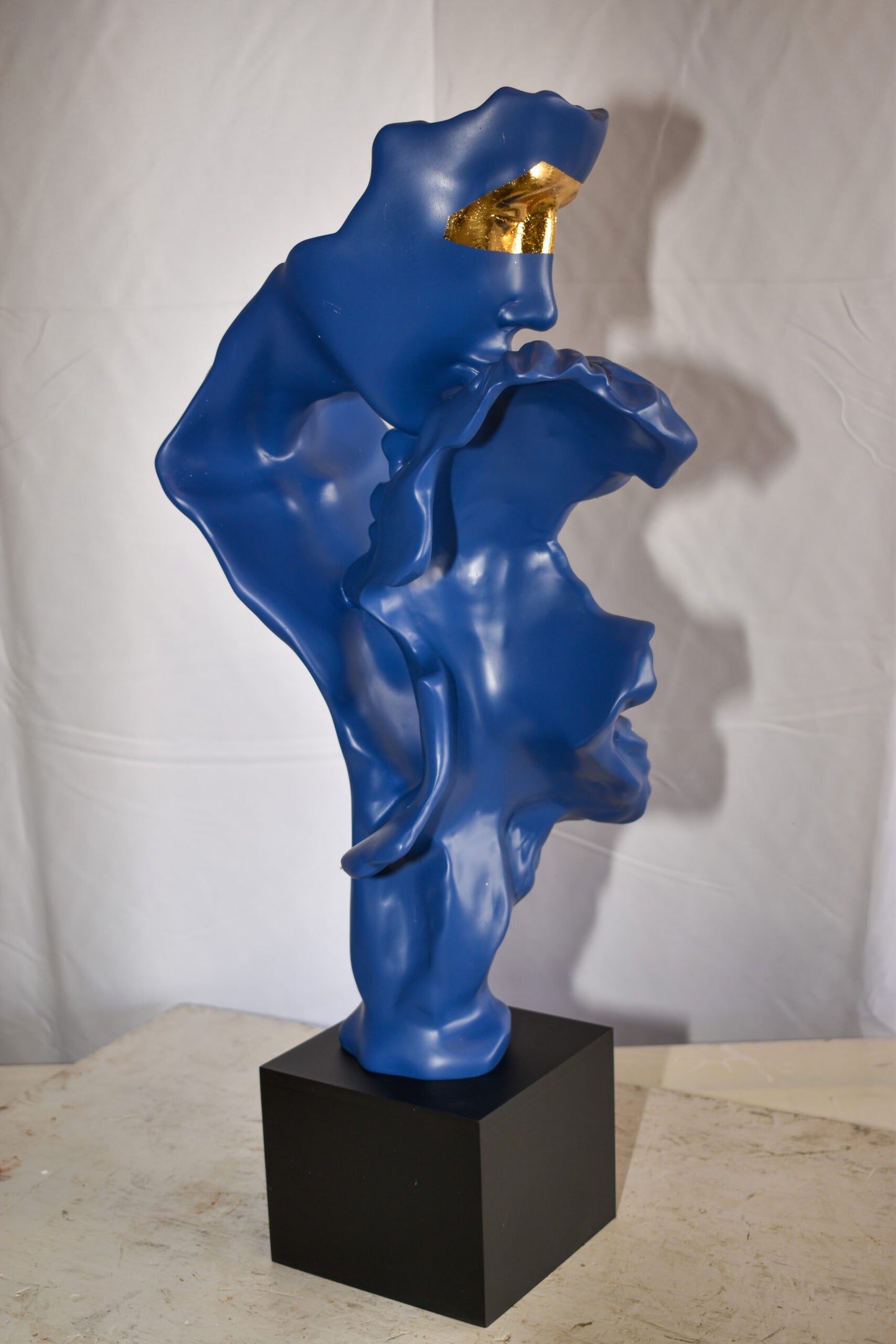 Abstract Modern Lovers Blue Resin Statue 12" x 8" x 26"H