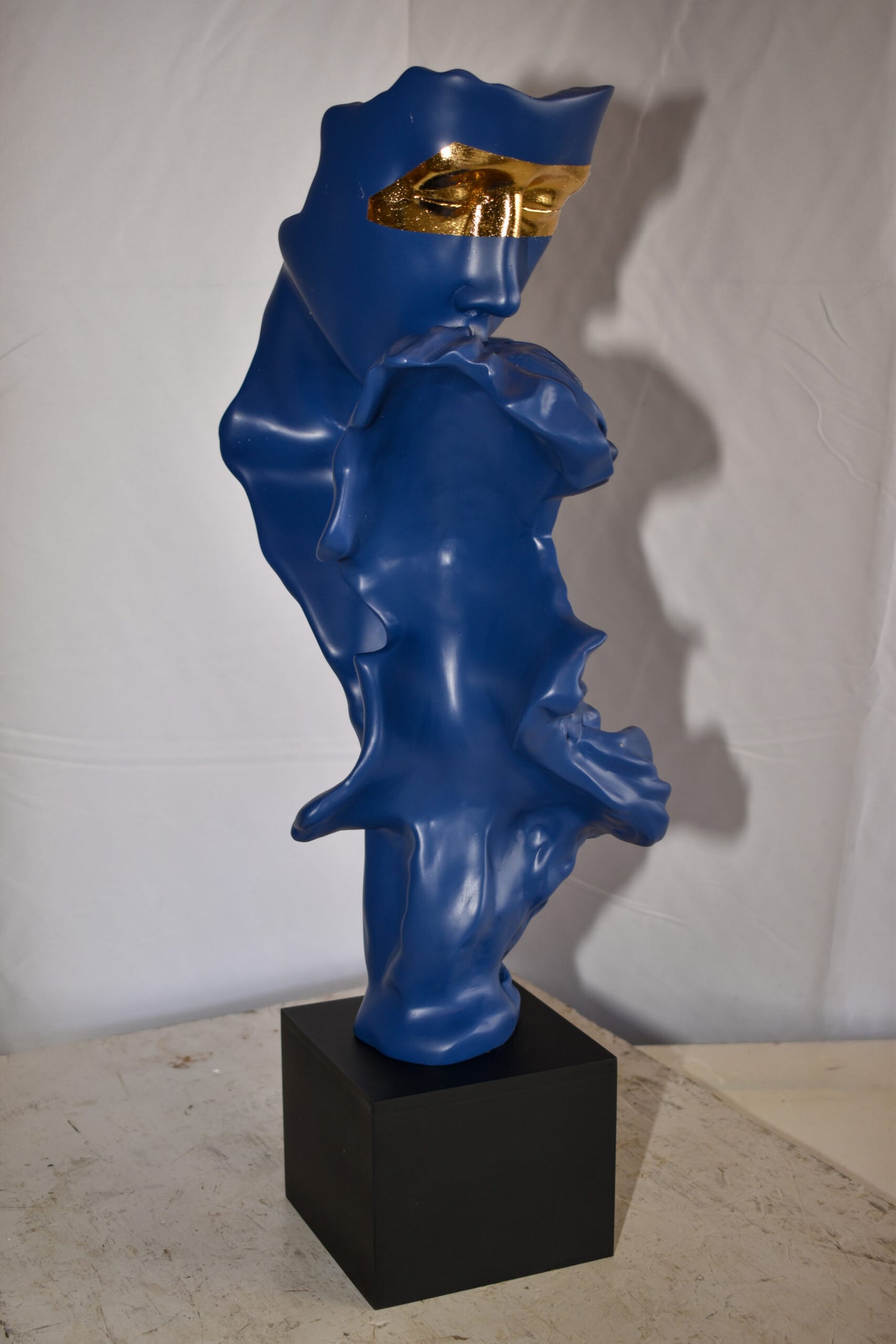 Abstract Modern Lovers Blue Resin Statue 12" x 8" x 26"H