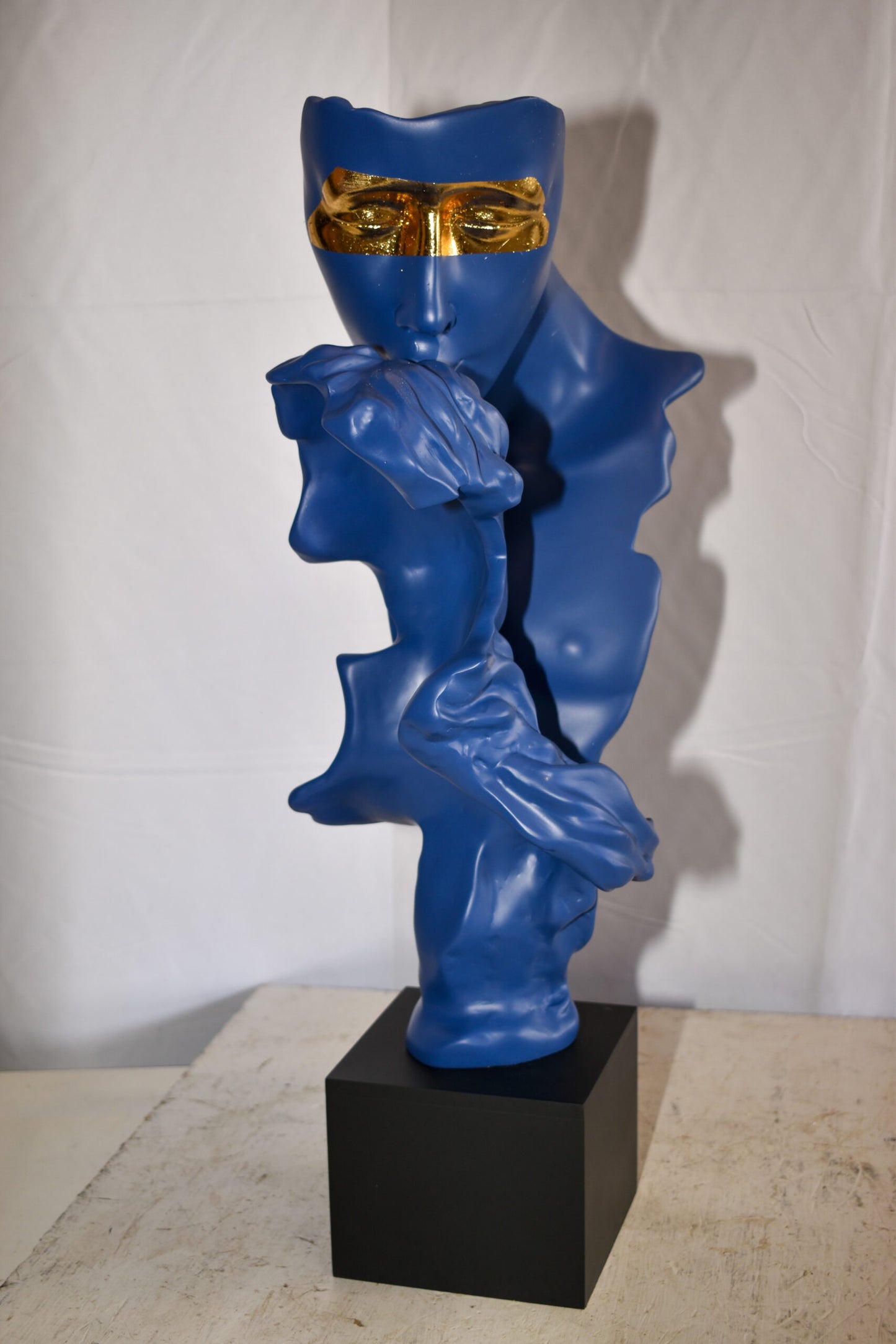 Abstract Modern Lovers Blue Resin Statue 12" x 8" x 26"H