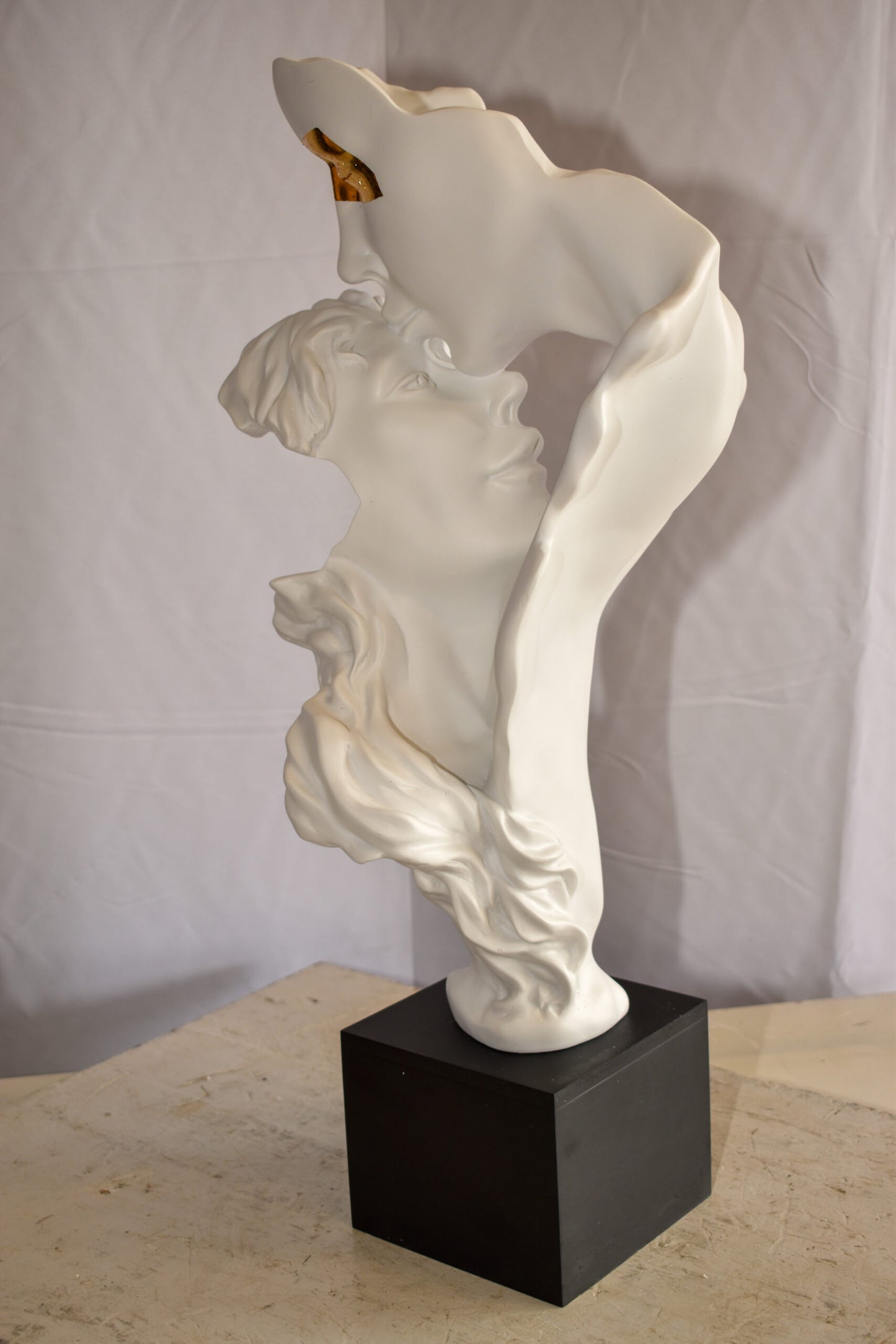 Abstract Modern Lovers White Resin Statue 12" x 8" x 26"H