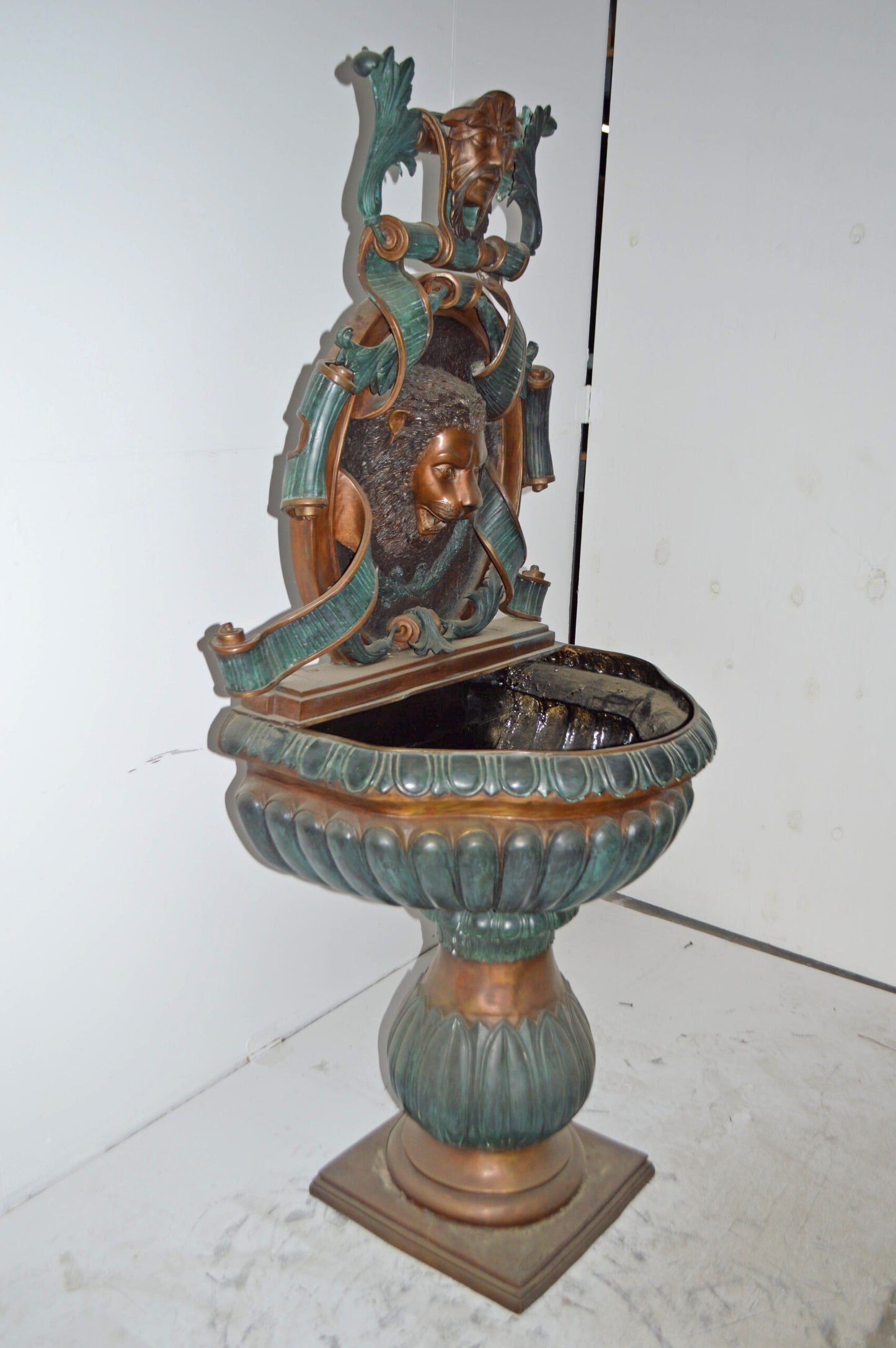 Lion Head Wall Fountain made of Bronze Statue - Size: 32"L x 22"W x 70"H.