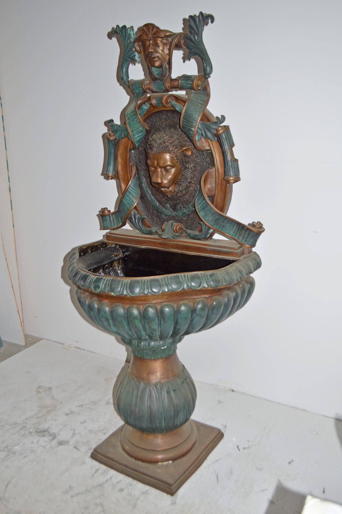 Lion Head Wall Fountain made of Bronze Statue - Size: 32"L x 22"W x 70"H.