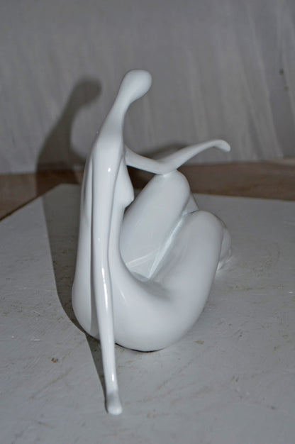 Modern Art Medium White Women on the Beach Resin Statue - Size: 14" x 4" x 9"H