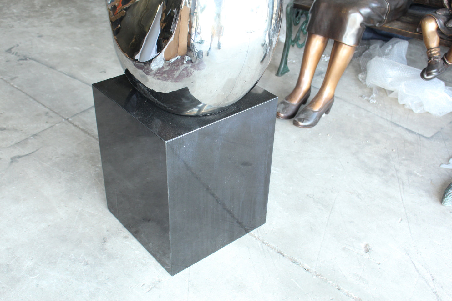 Modern arts - large statue - CC1 -  Size: 52"L x 26"W x 94"H. 