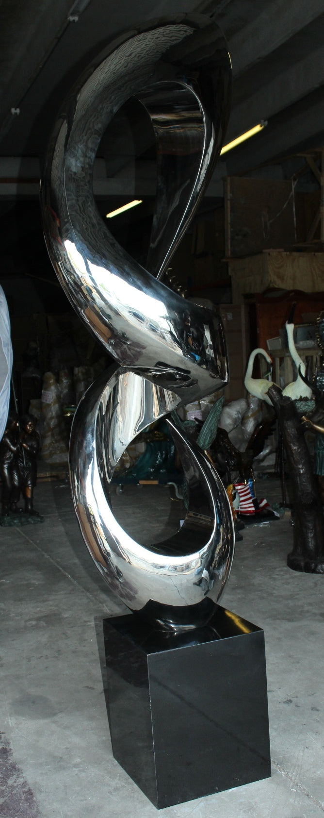 Modern arts - large statue - CC2 -  Size: 20"L x 20"W x 98"H. 