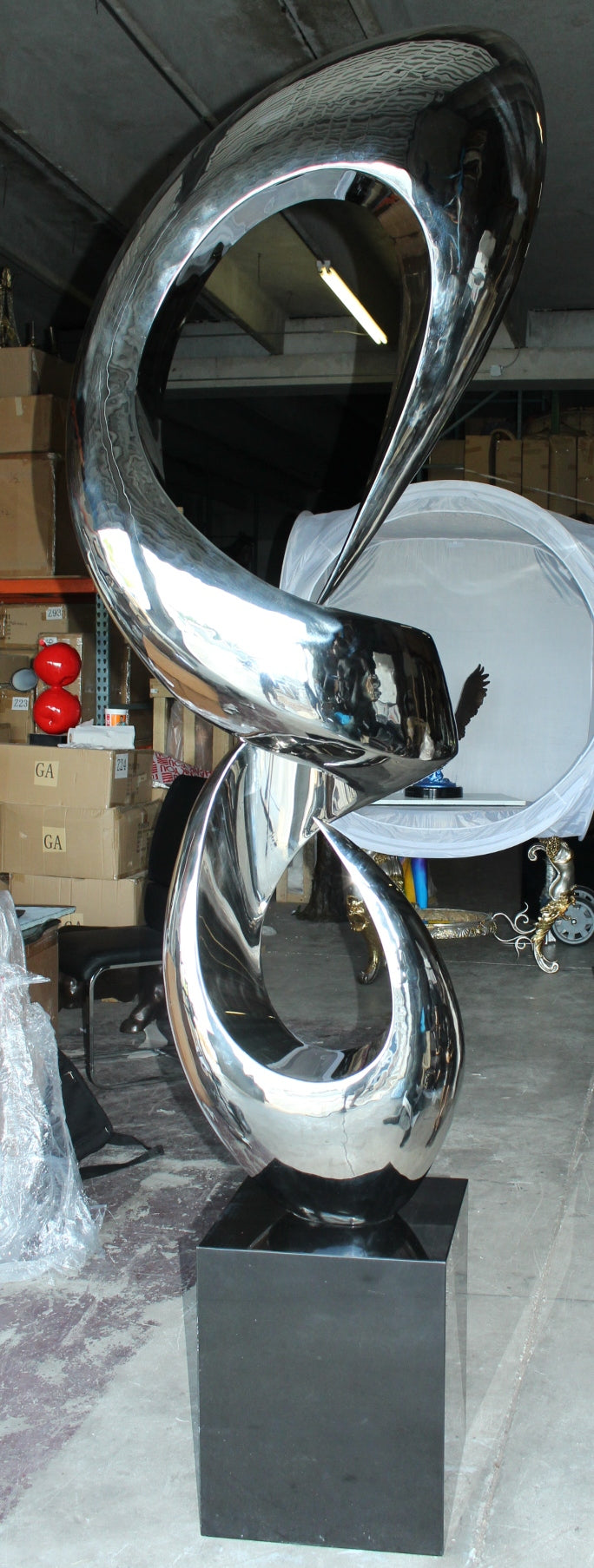 Modern arts - large statue - CC2 -  Size: 20"L x 20"W x 98"H. 