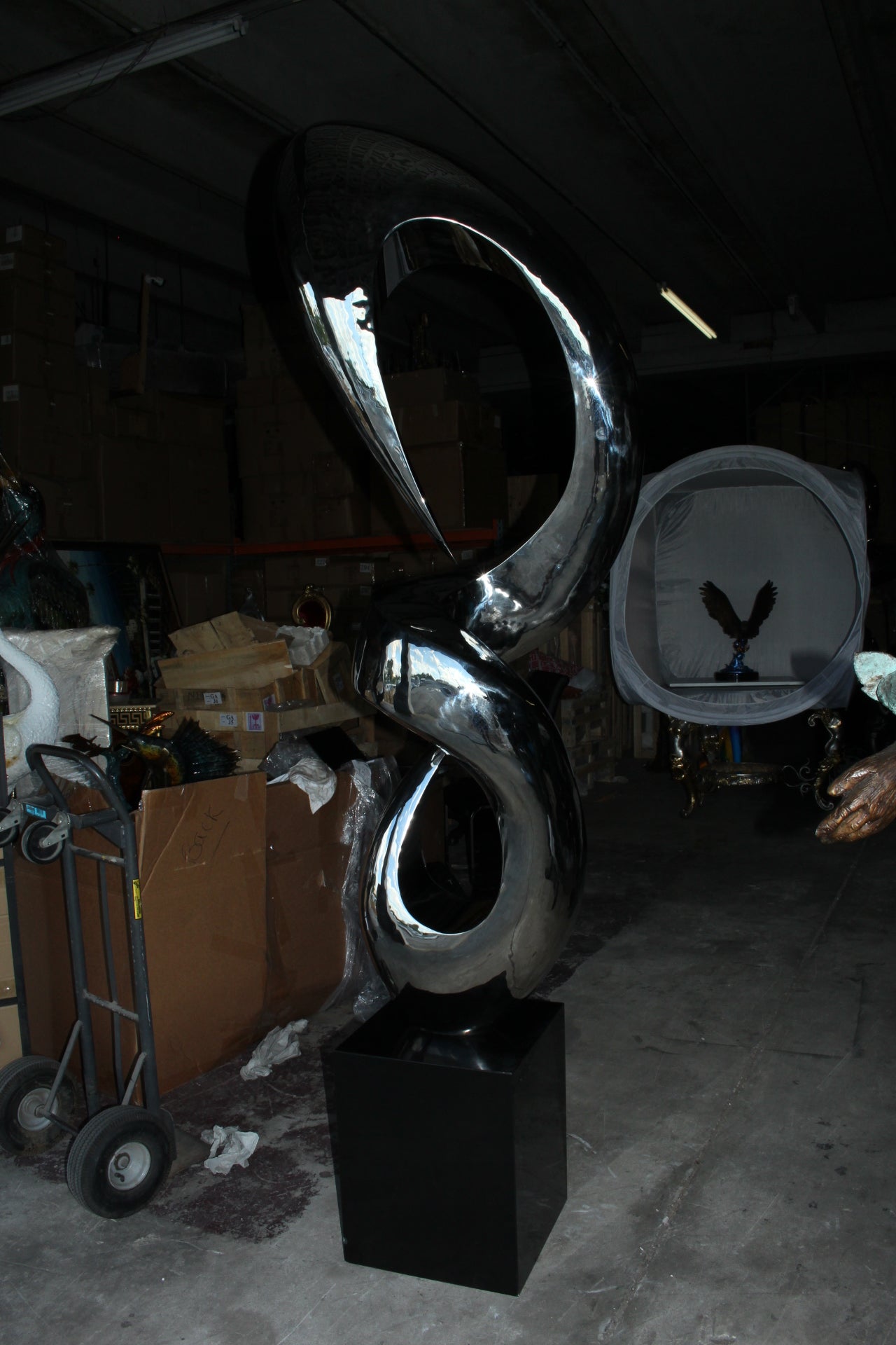 Modern arts - large statue - CC2 -  Size: 20"L x 20"W x 98"H. 