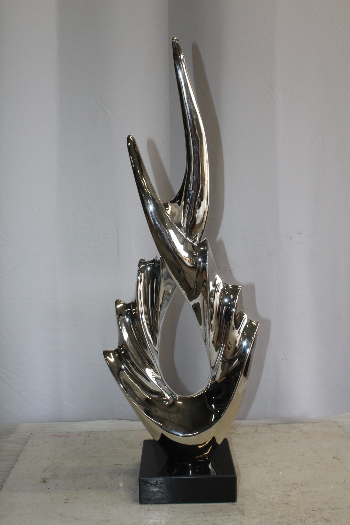 Silver Modern Abstract Resin Statue on Marble Base 13" x 7" x 36"H