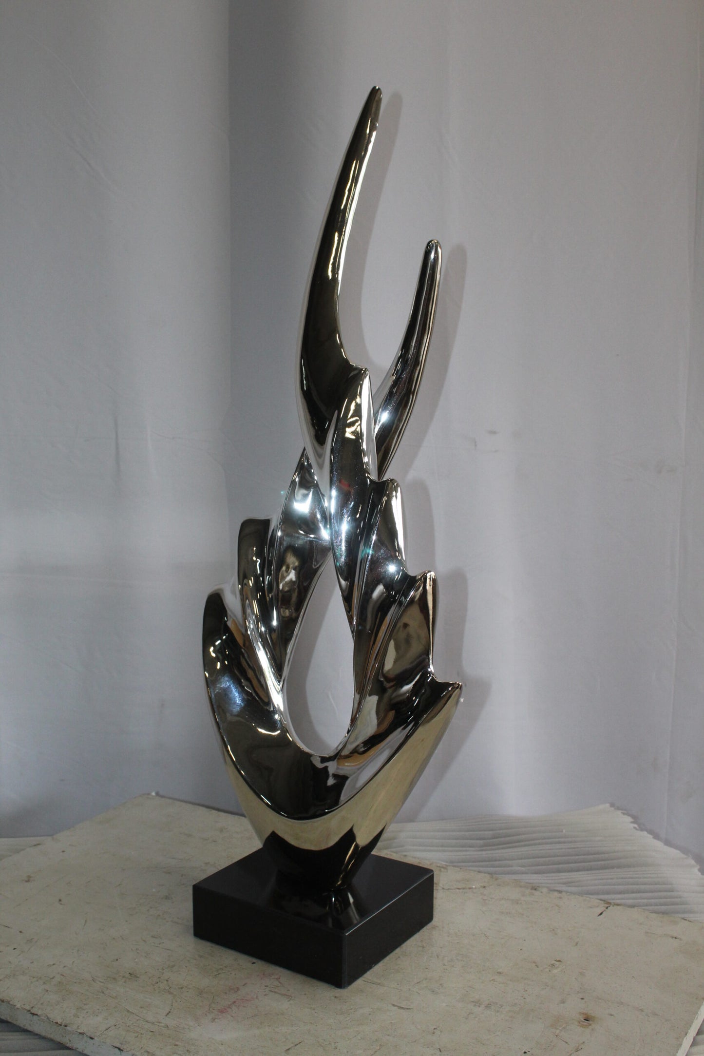 Silver Modern Abstract Resin Statue on Marble Base 13" x 7" x 36"H