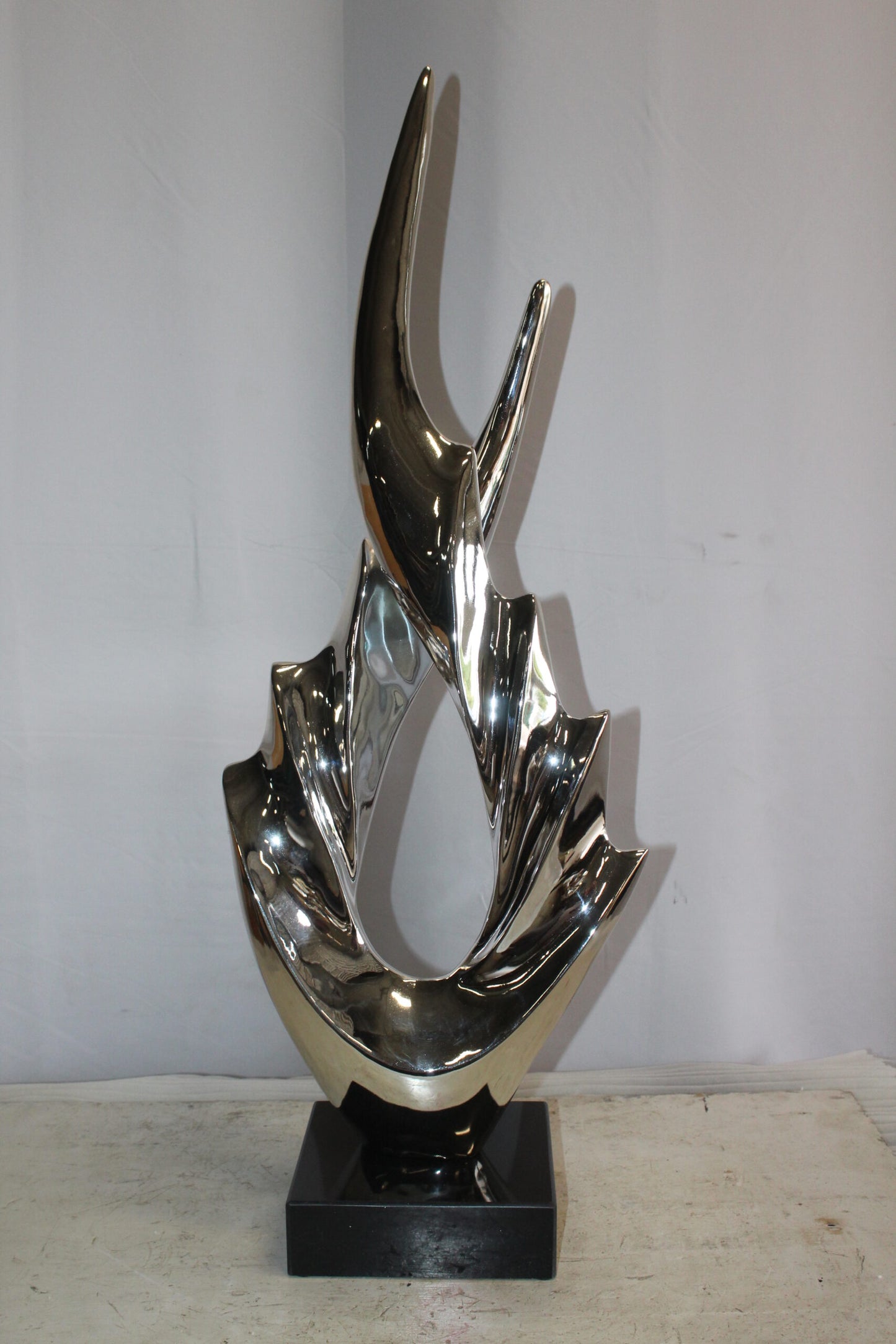 Silver Modern Abstract Resin Statue on Marble Base 13" x 7" x 36"H