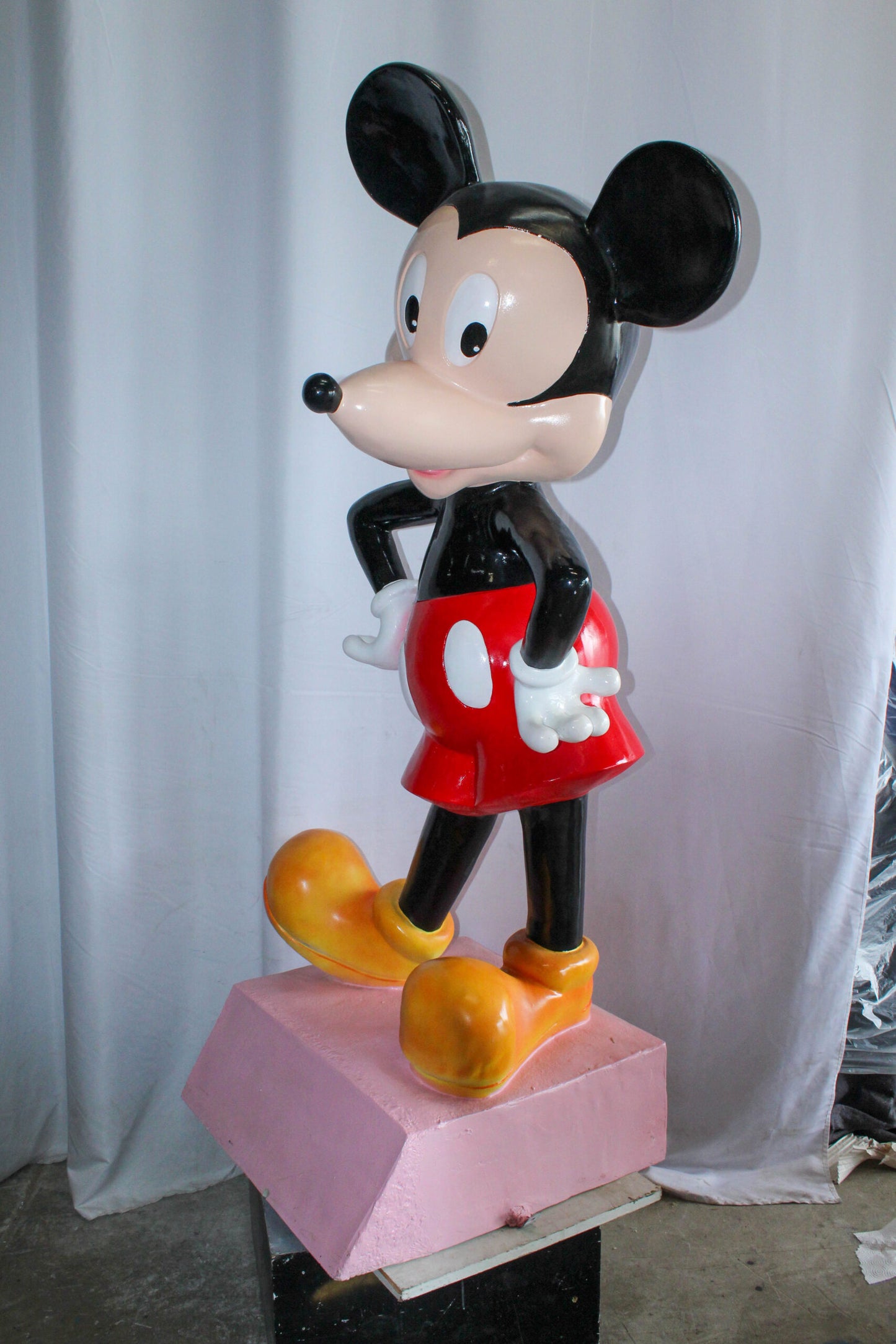 Large Cartoon Mouse Statue Holding Flower Bouquet 35" x 26" x 73"H
