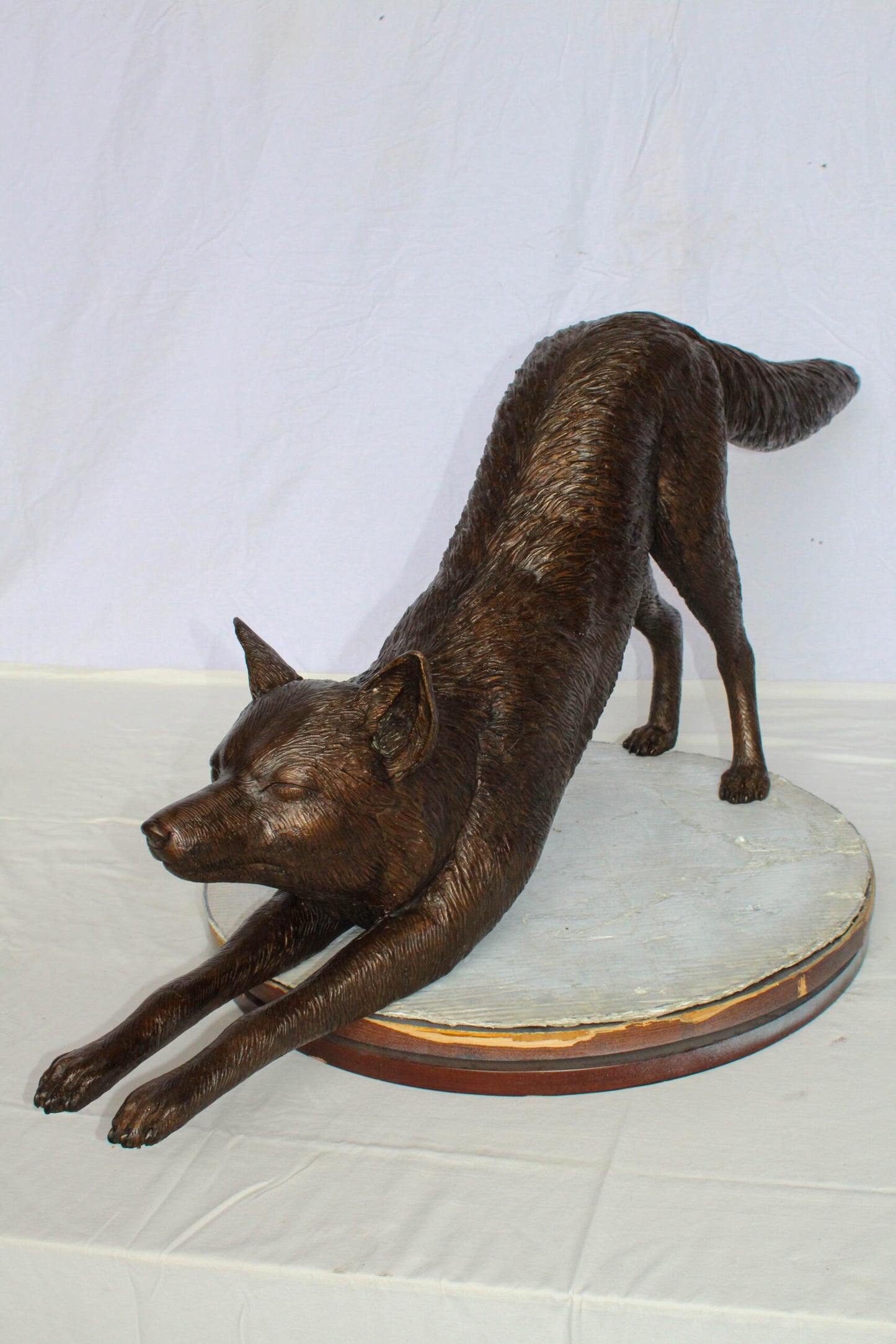 Bronze Stretching Wolf Statue Graceful Wildlife Home Décor 49" x 10" x 20"H