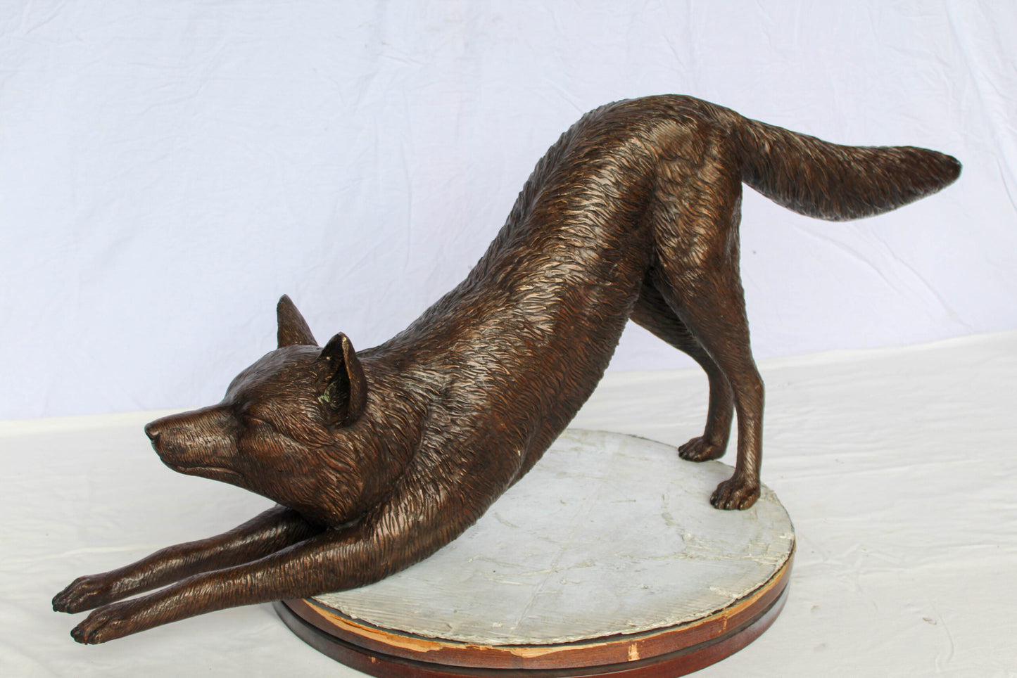 Bronze Stretching Wolf Statue Graceful Wildlife Home Décor 49" x 10" x 20"H