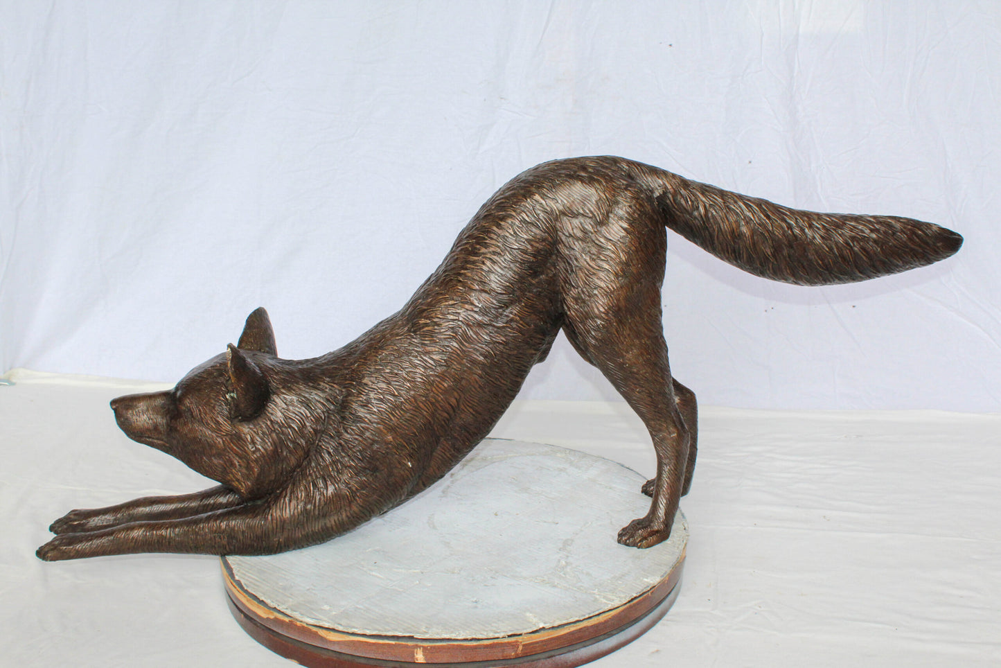 Bronze Stretching Wolf Statue Graceful Wildlife Home Décor 49" x 10" x 20"H