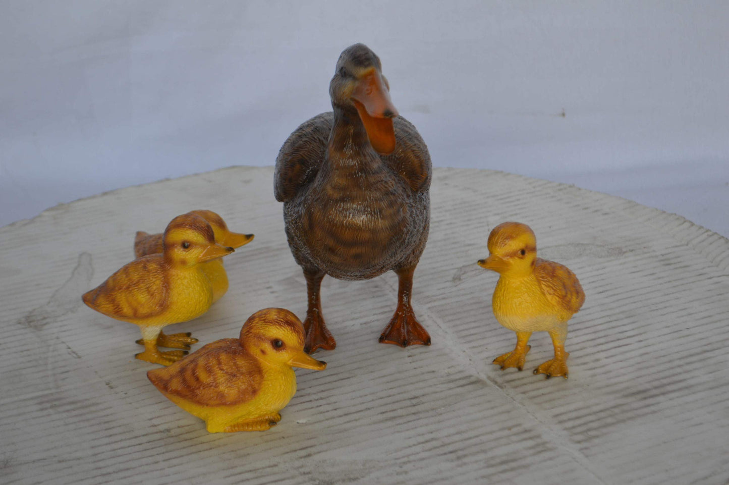Duck family Bronze Statue - Size: 12"L x 4"W x 9"H.