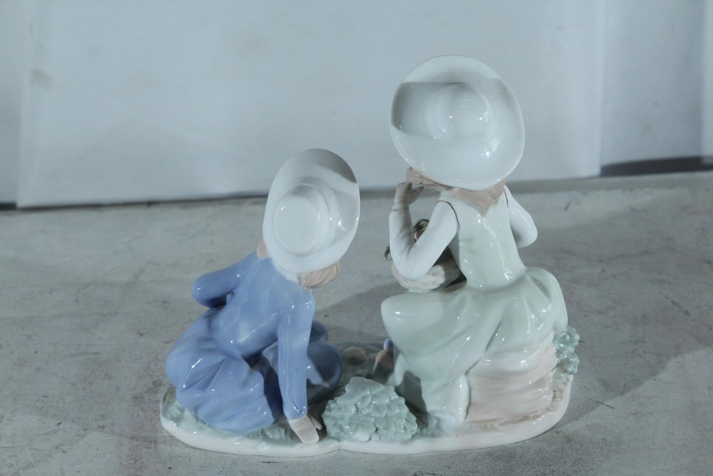 NIFAO Porcelain Figurine Two Girls with Puppy and Flowers 9"x4"x8"H