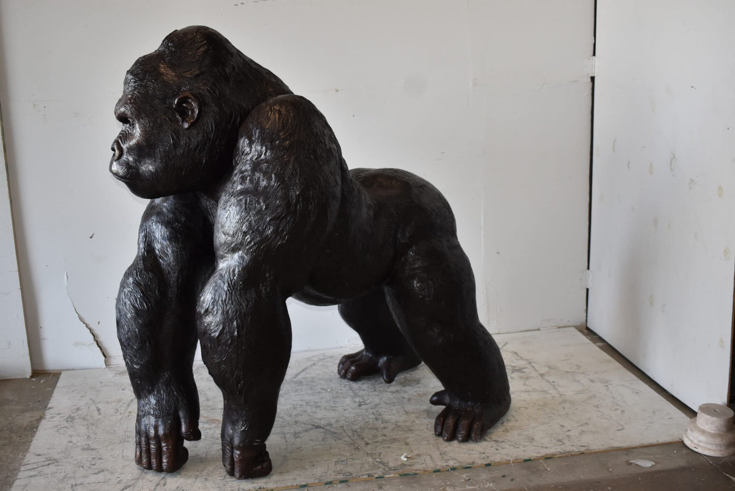 Giant King Kong Gorilla Looking Around Bronze Statue Size: 58" x 38" x 60"H