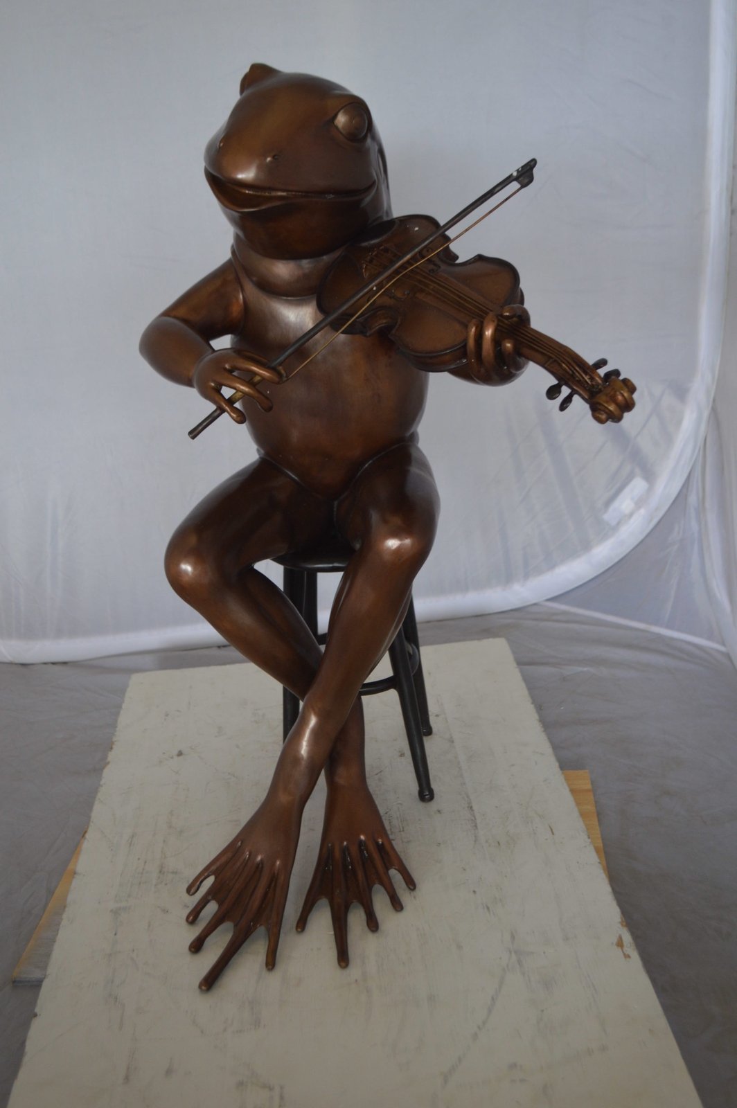 Nifao Human-Size Bronze Frog Playing Violin Statue – Whimsical Animal Musician Sculpture on Chair, Indoor/Outdoor Decor - 29" L x 18" W x 29" H