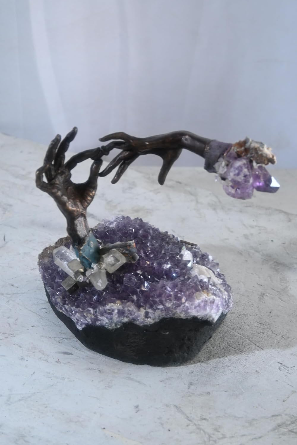 Casasola Engagement Bronze Hands on Amethyst Geode Ebano 7"x6"x8"H