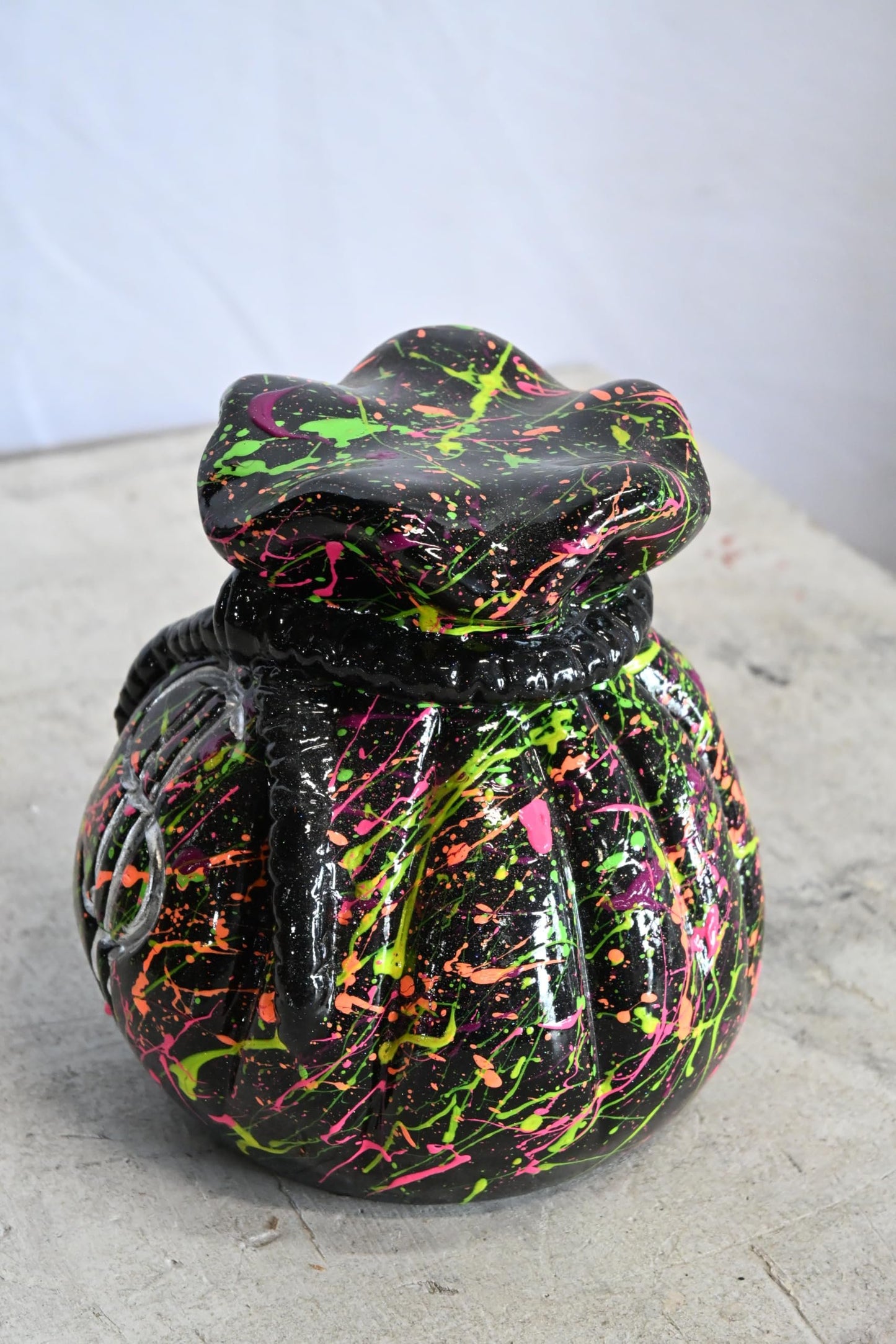 NIFAO Money Bag Ceramic Figurine Dollar Sign Andres Mendez Art 6"x6"x7"H