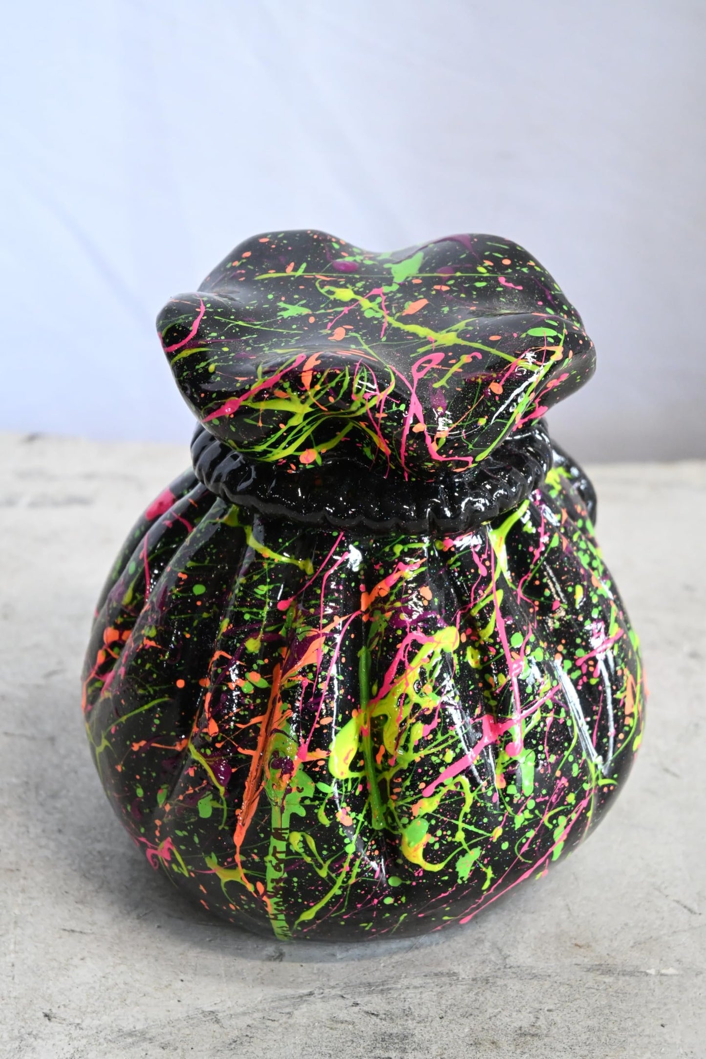 NIFAO Money Bag Ceramic Figurine Dollar Sign Andres Mendez Art 6"x6"x7"H