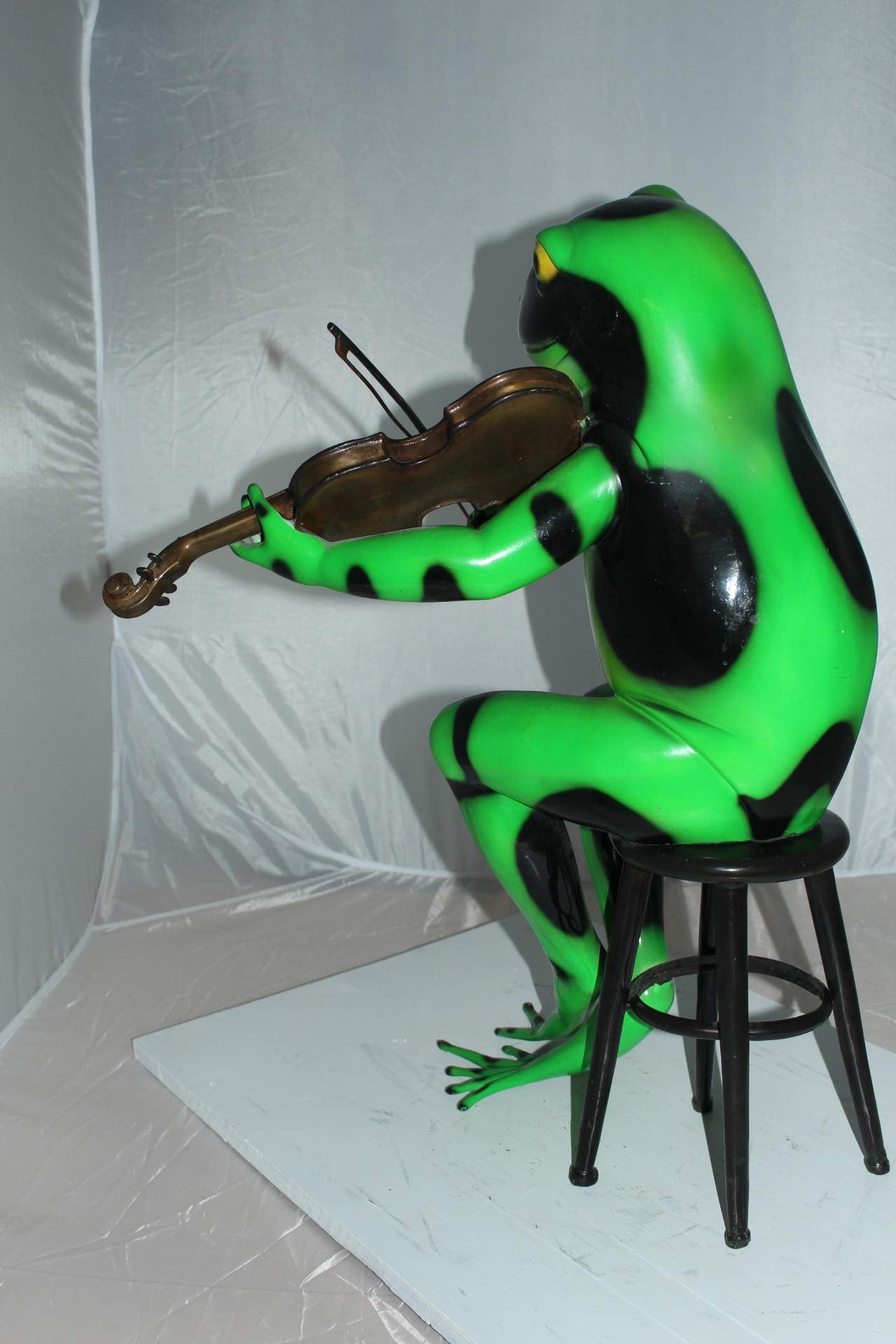 Frog plays violin Bronze Statue -  Size: 22"L x 17"W x 26"H