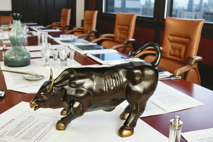 Nifao Wall Street Bull Bronze Statue – Handcrafted Lost Wax Casting – Powerful Charging Bull Symbol of Strength, Wealth & Market Success – Office, Business, and Home Décor – 32" x 16" x 21"H