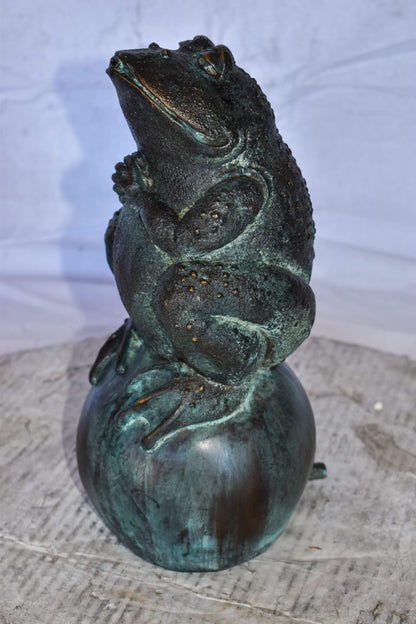 Frog With Green Patina Bronze Fountain Statue