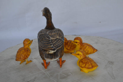 Duck family Bronze Statue - Size: 12"L x 4"W x 9"H.