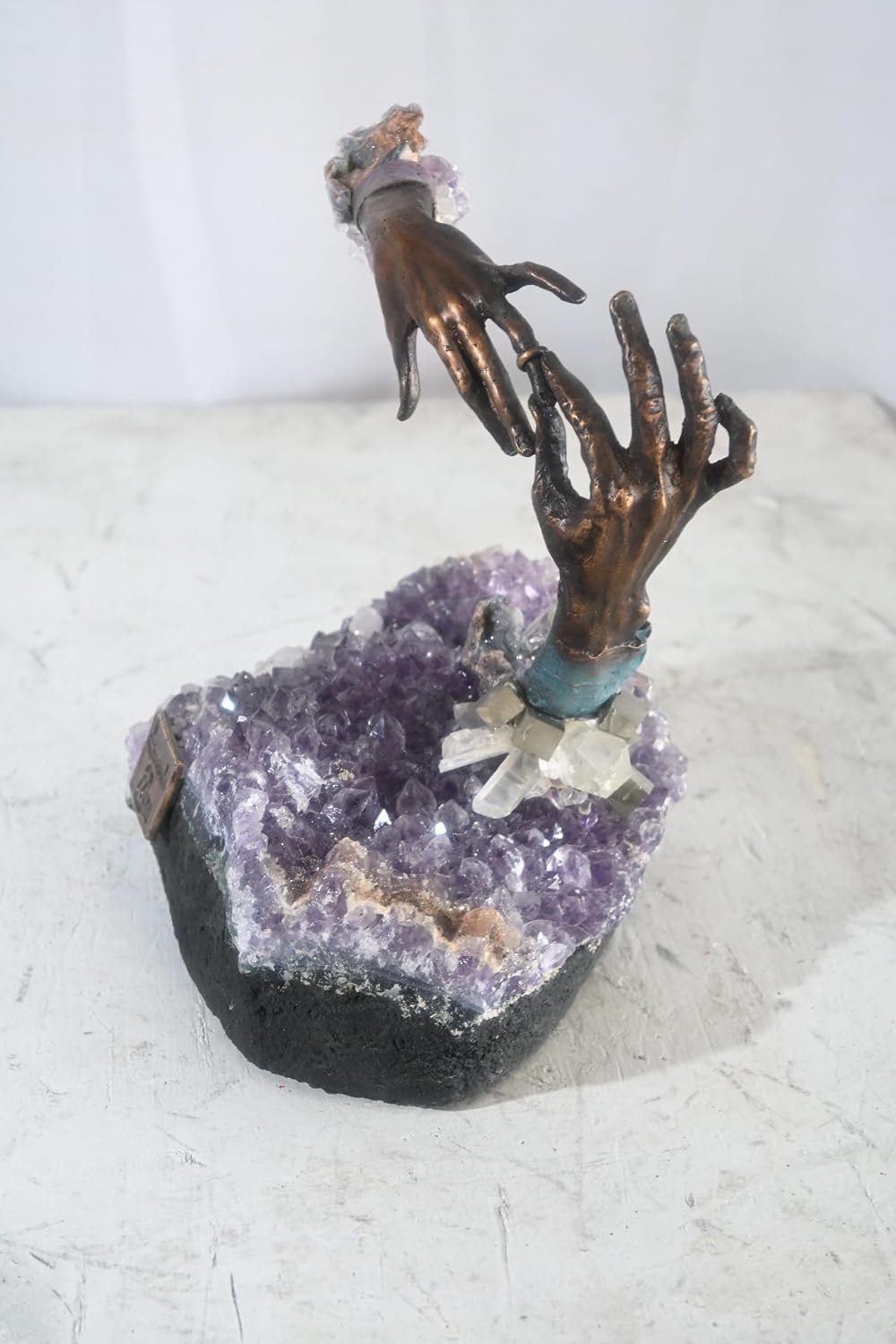 Casasola Engagement Bronze Hands on Amethyst Geode Ebano 7"x6"x8"H