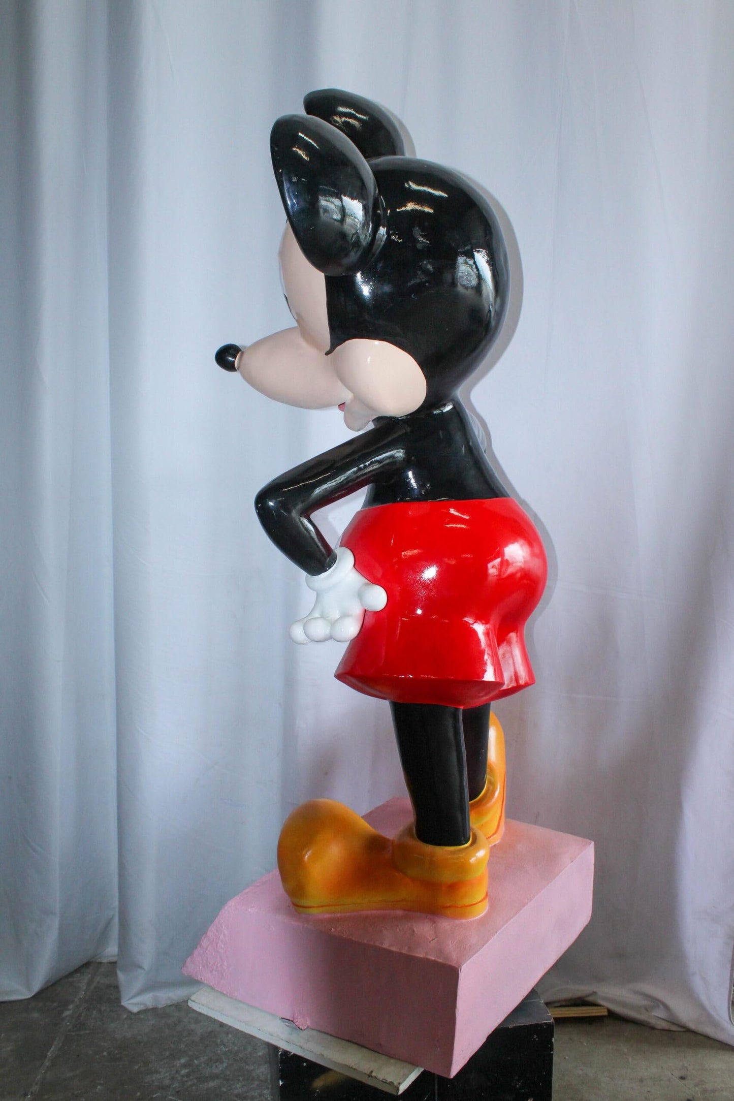 Large Cartoon Mouse Statue Holding Flower Bouquet 35" x 26" x 73"H