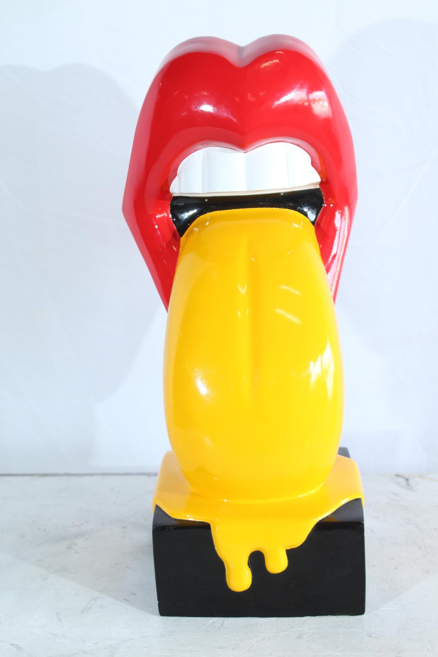 NIFAO Rolling Stones Lips Replica with Yellow Tongue Resin Statue 10 x 10 x 22 H