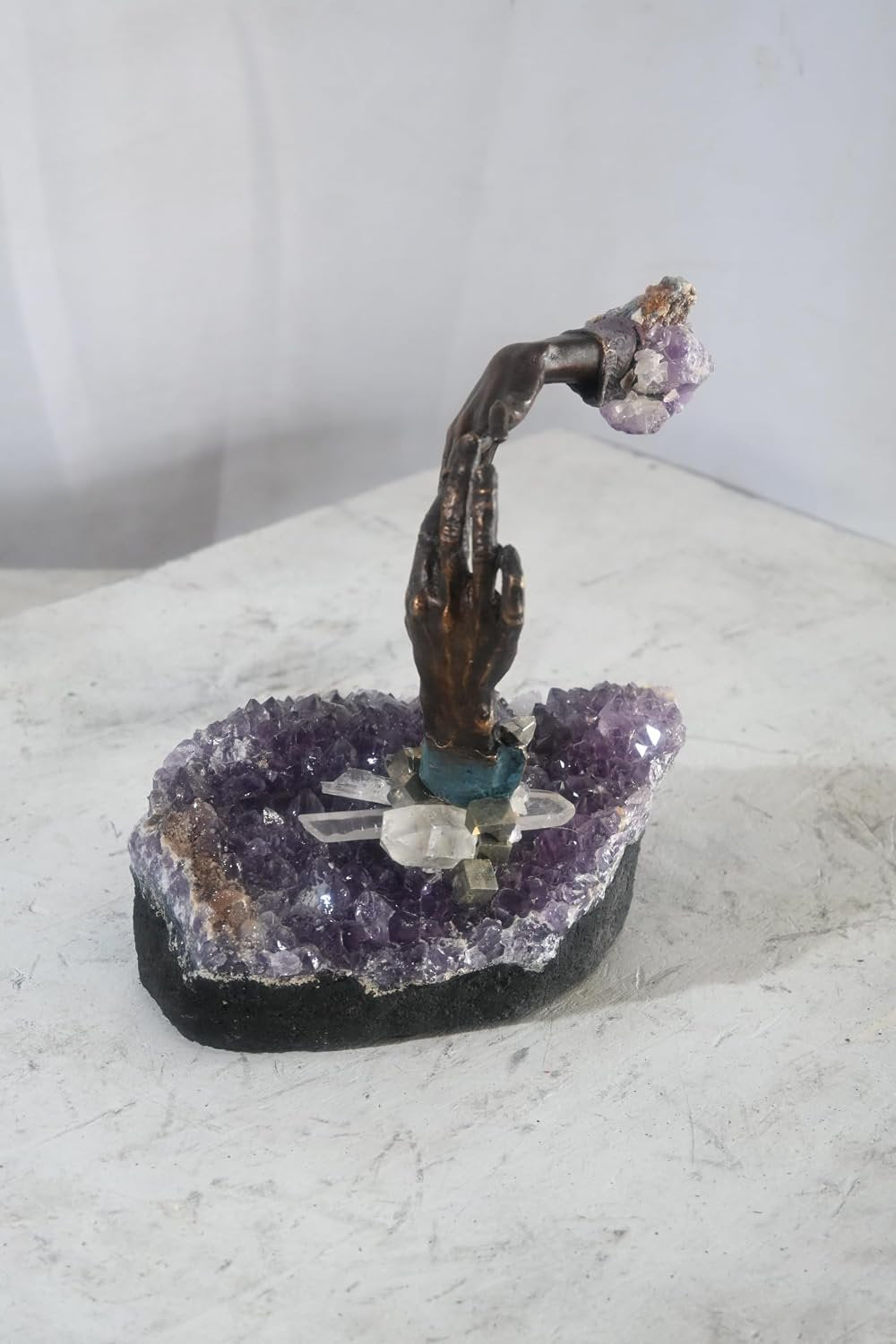 Casasola Engagement Bronze Hands on Amethyst Geode Ebano 7"x6"x8"H
