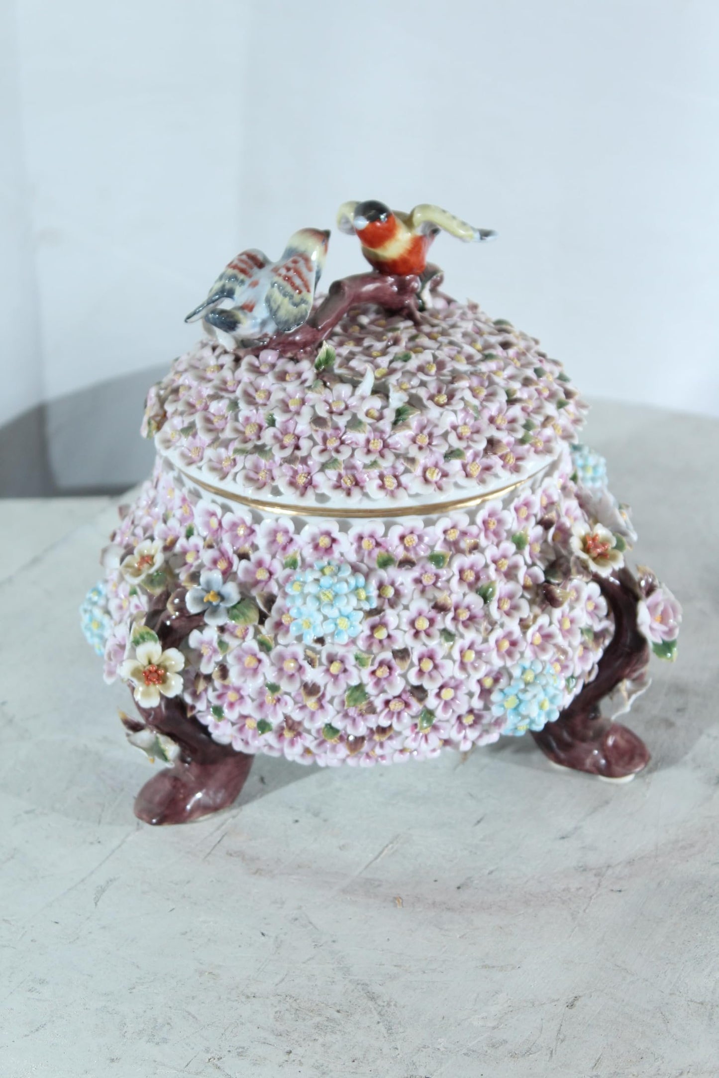 NIFAO Porcelain floral covered box with birds on lid 10"x10"x11"H