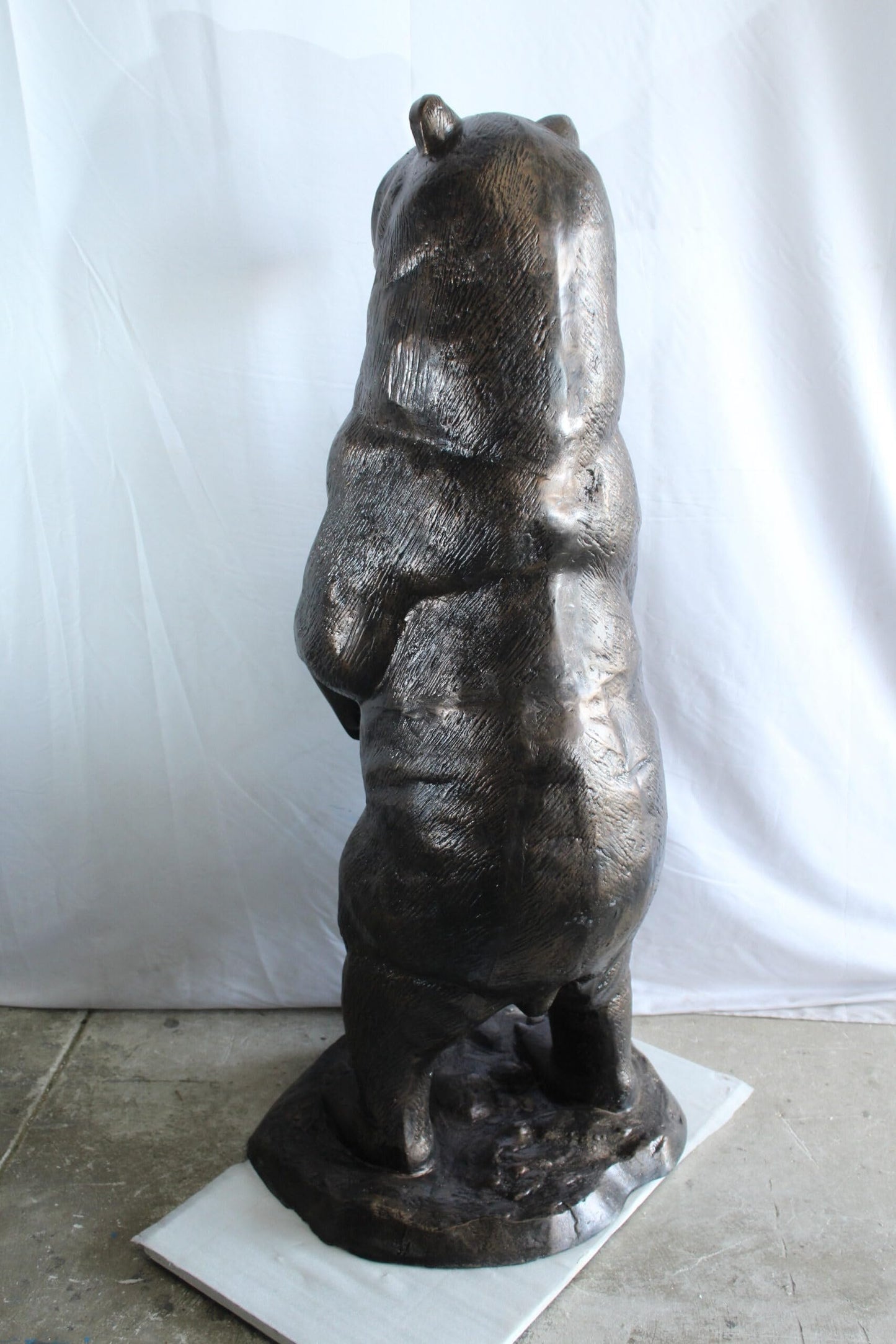 NIFAO Giant Aluminum Bear Statue with Forest Base – Wildlife Sculpture for Lodge, Cabin & Outdoor Décor - 20" x 23" x 61"H