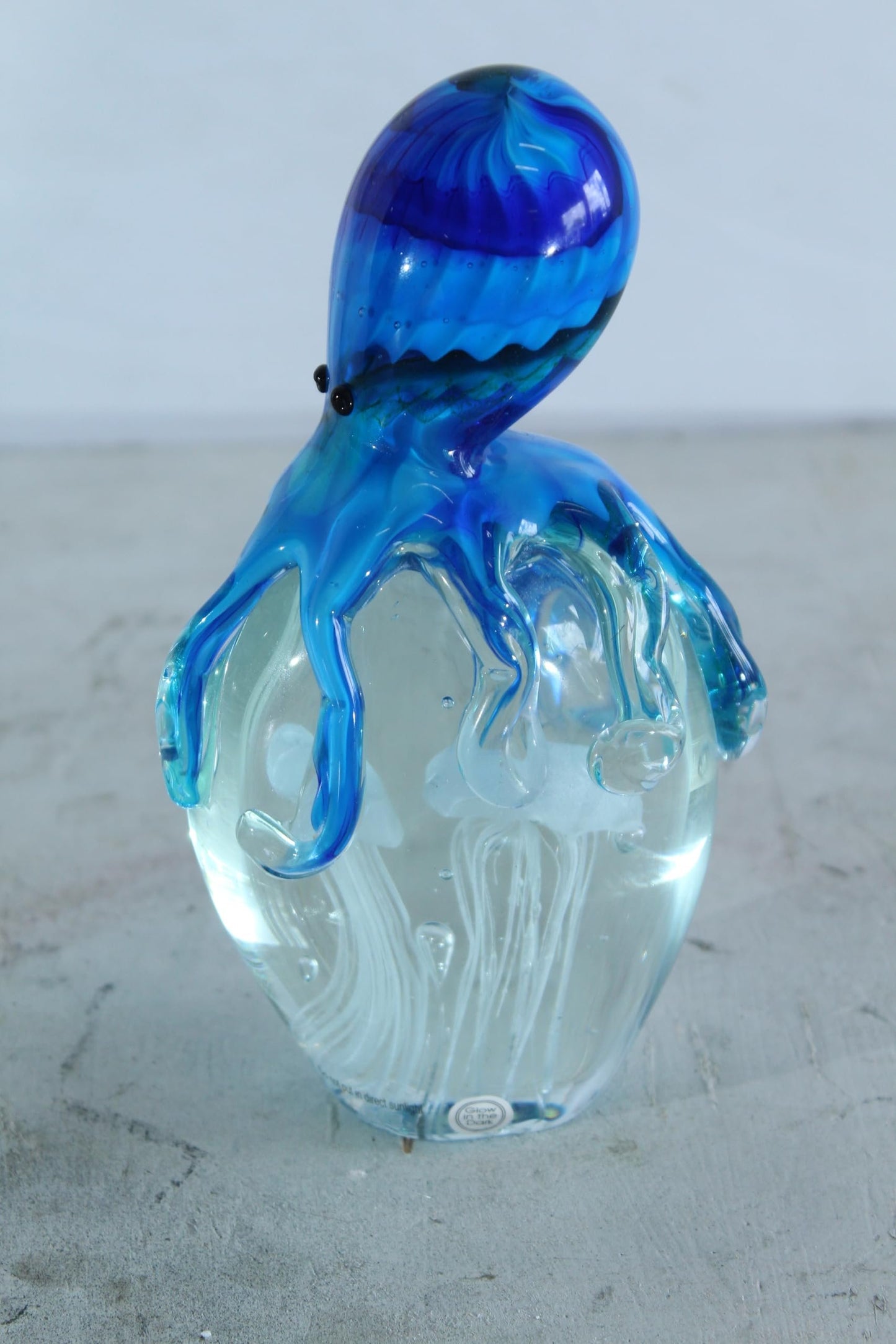 NIFAO Glass Octopus Paperweight Hand Blown Ocean Art Decor 5" x 3" x 9"H