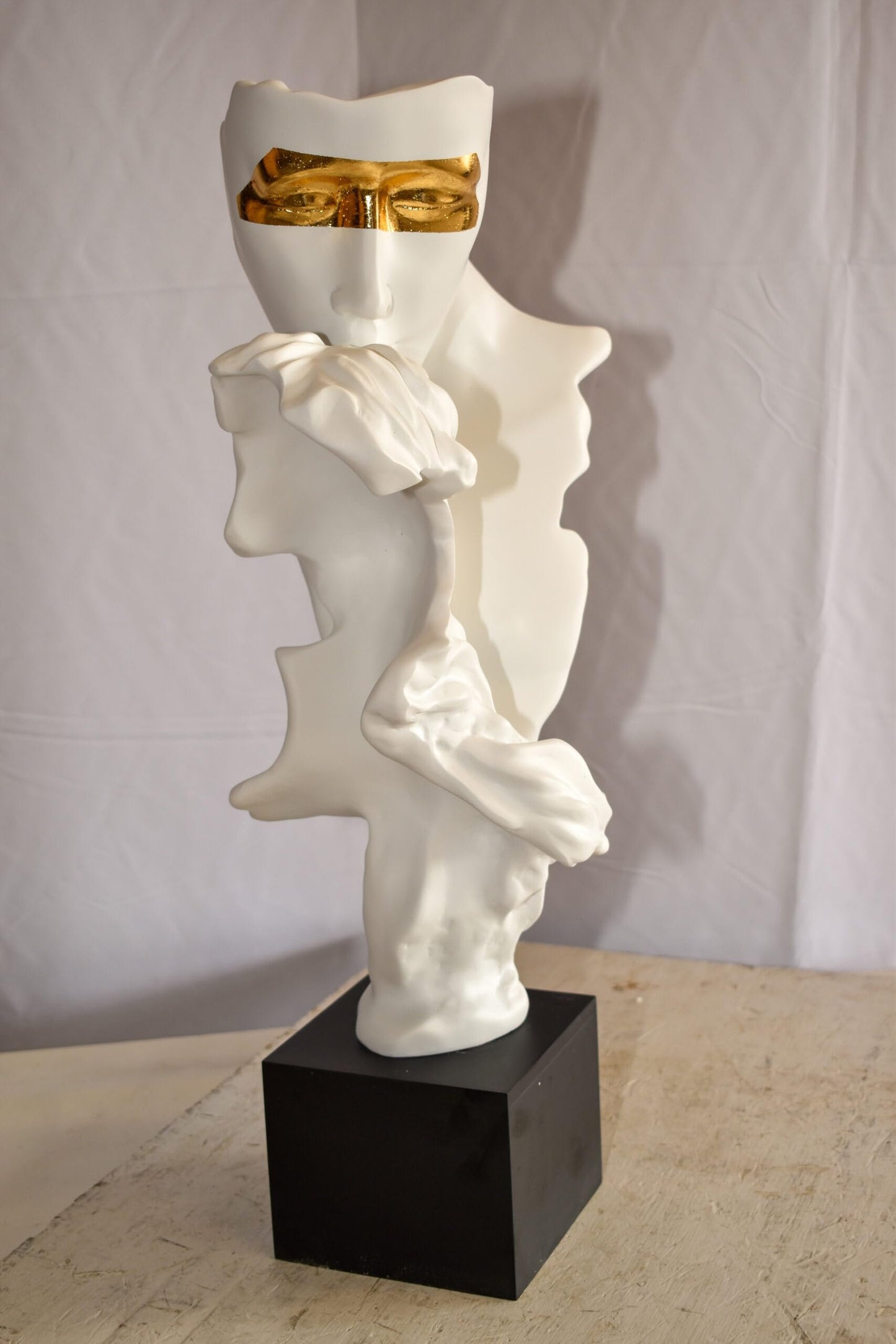 Abstract Modern Lovers White Resin Statue 12" x 8" x 26"H