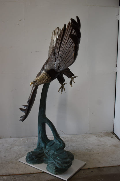 Giant Eagle in Action Looking for His Prey Bronze Statue Size: 78" x 28" x 74"H