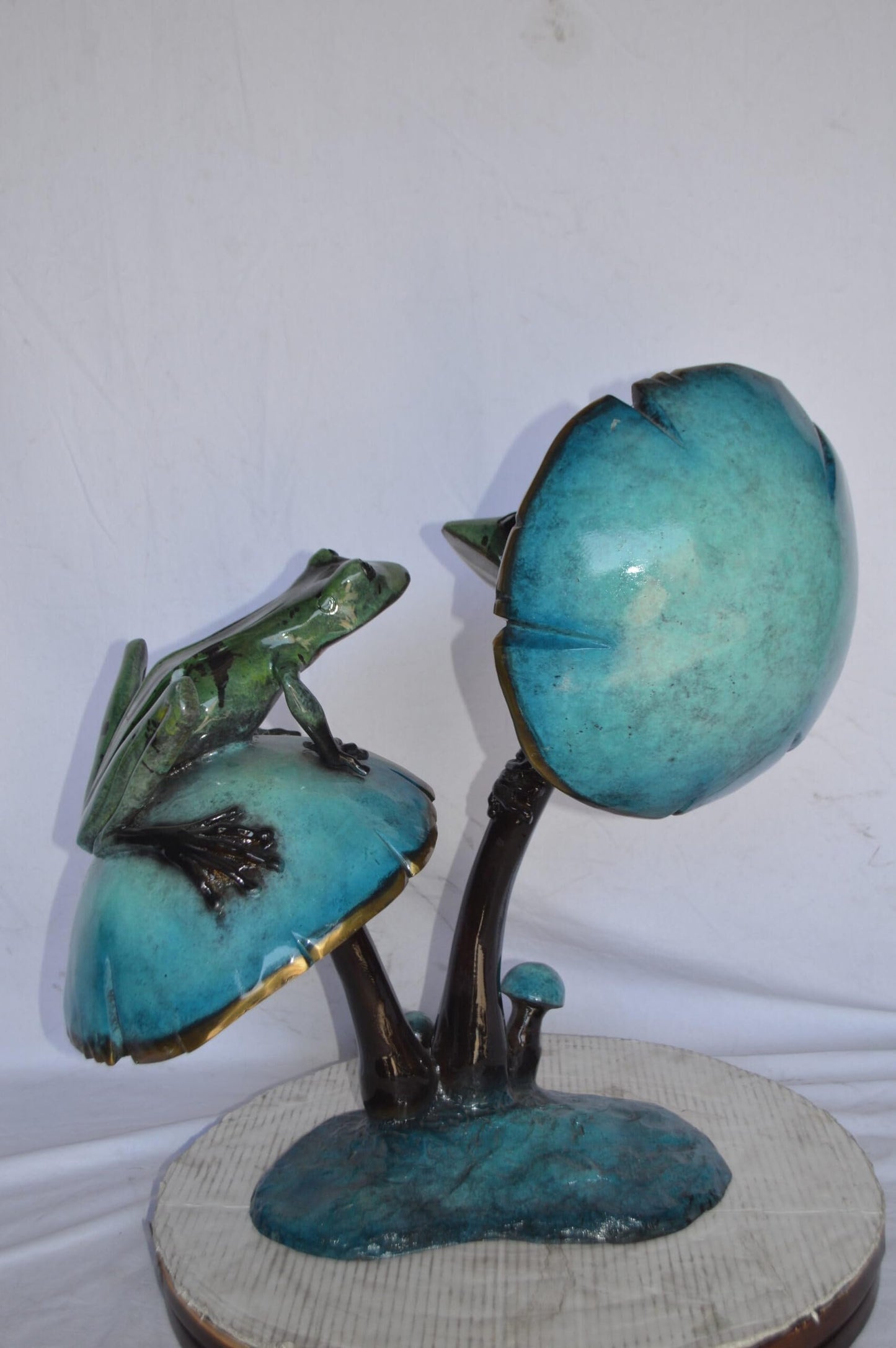 Nifao Bronze Two Frogs on Mushrooms Statue – Hand-Cast Lost Wax Sculpture with Polychrome Patina, Tabletop Nature Art - 24" L x 15" W x 27" H