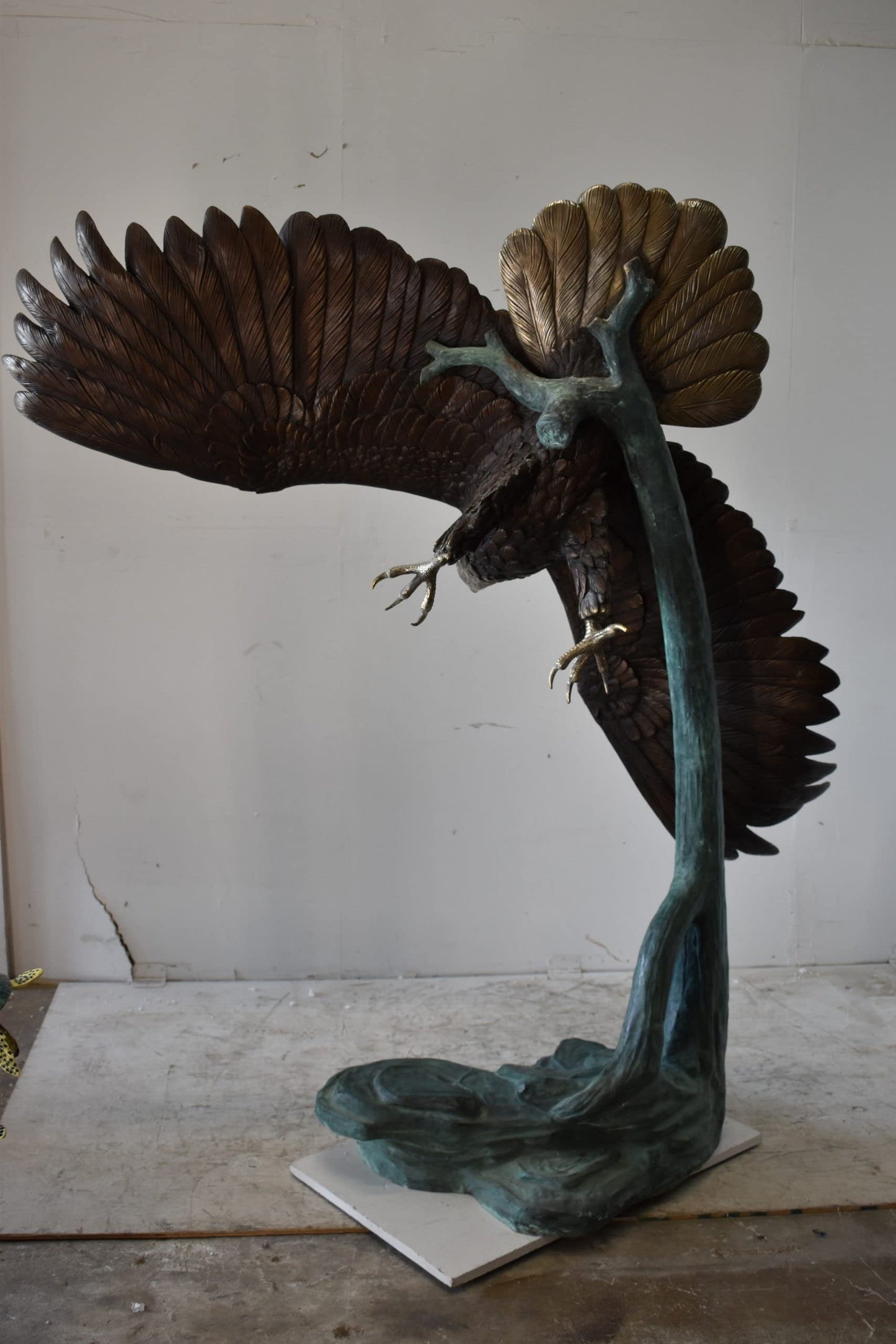 Giant Eagle in Action Looking for His Prey Bronze Statue Size: 78" x 28" x 74"H