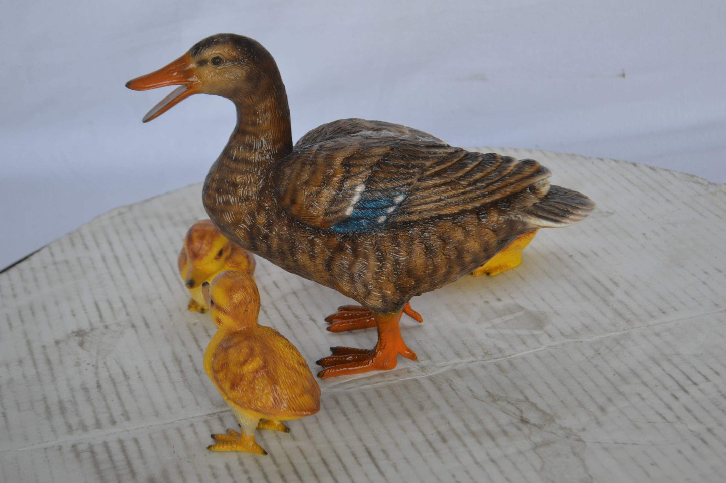 Duck family Bronze Statue - Size: 12"L x 4"W x 9"H.