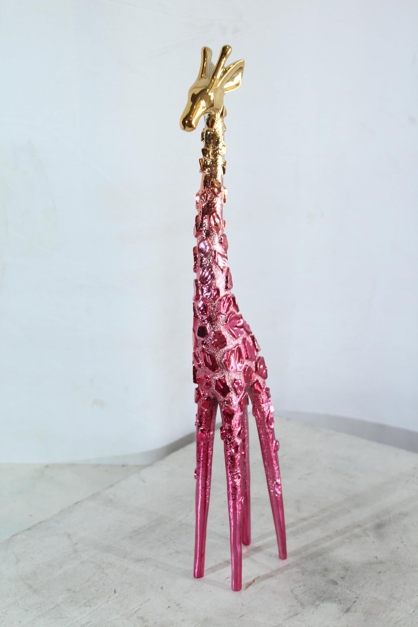 NIFAO Pink Giraffe Sculpture with Gold Chrome Head Modern Resin Decor 4"x6"x30"H