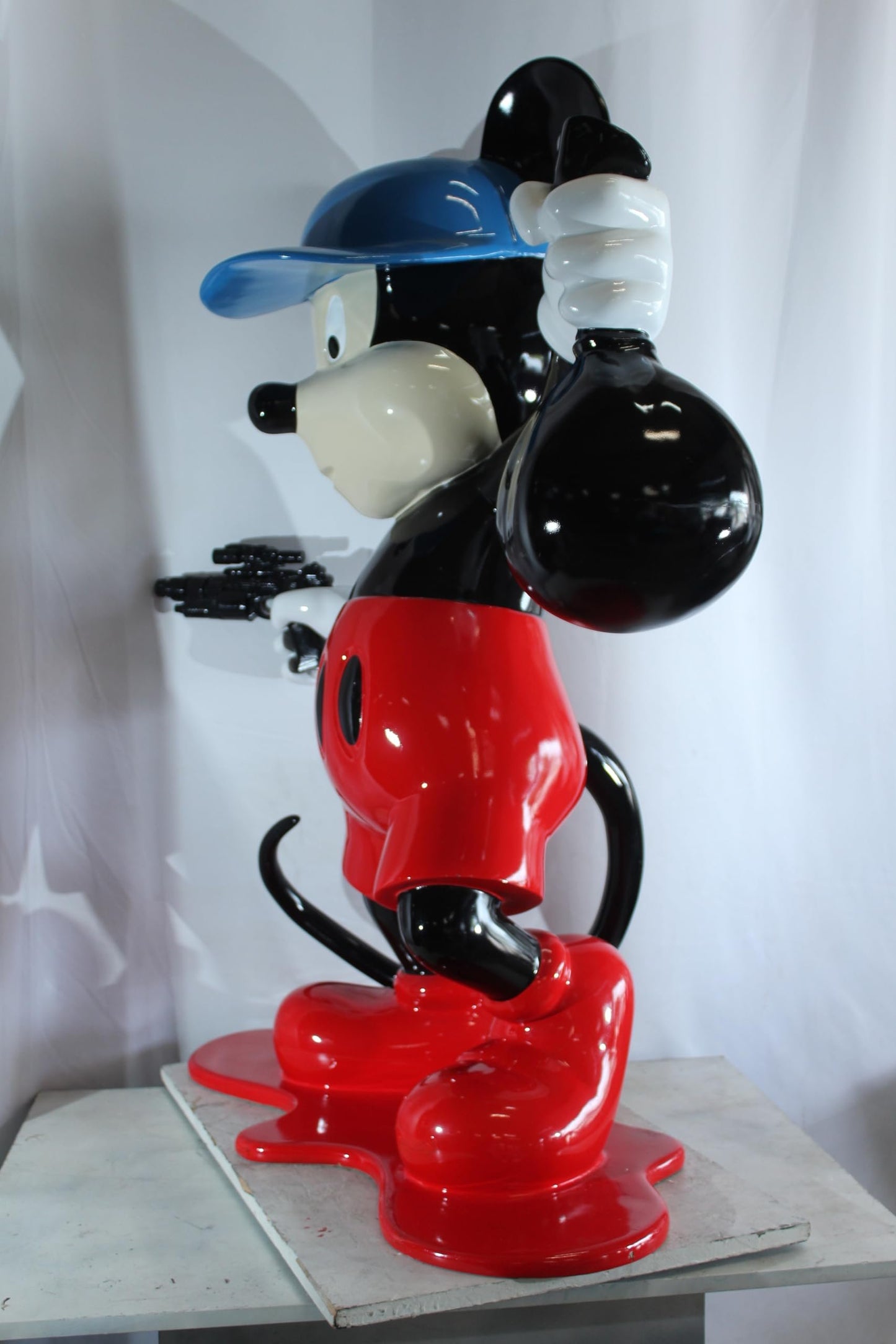NIFAO Giant Cartoon Mouse Sculpture with Money Bag Pop Art Resin Statue 45"x20"x50"H