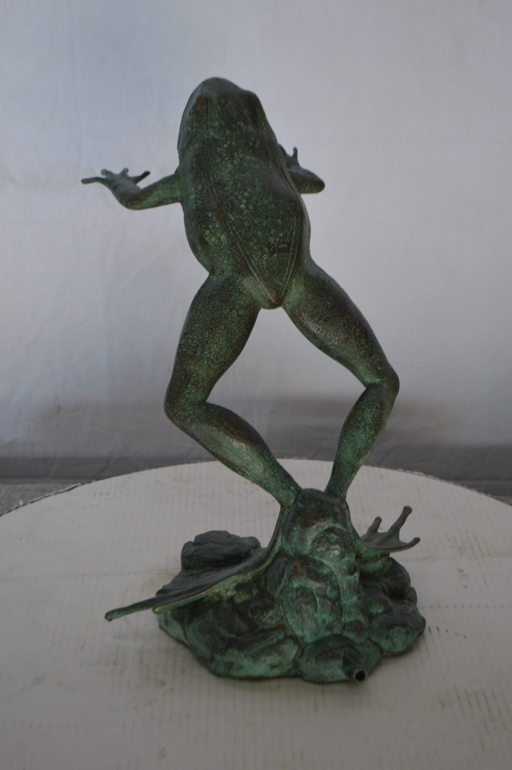 Frog Jumping Bronze Statue Fountain - Size: 11L x 13W x 16H