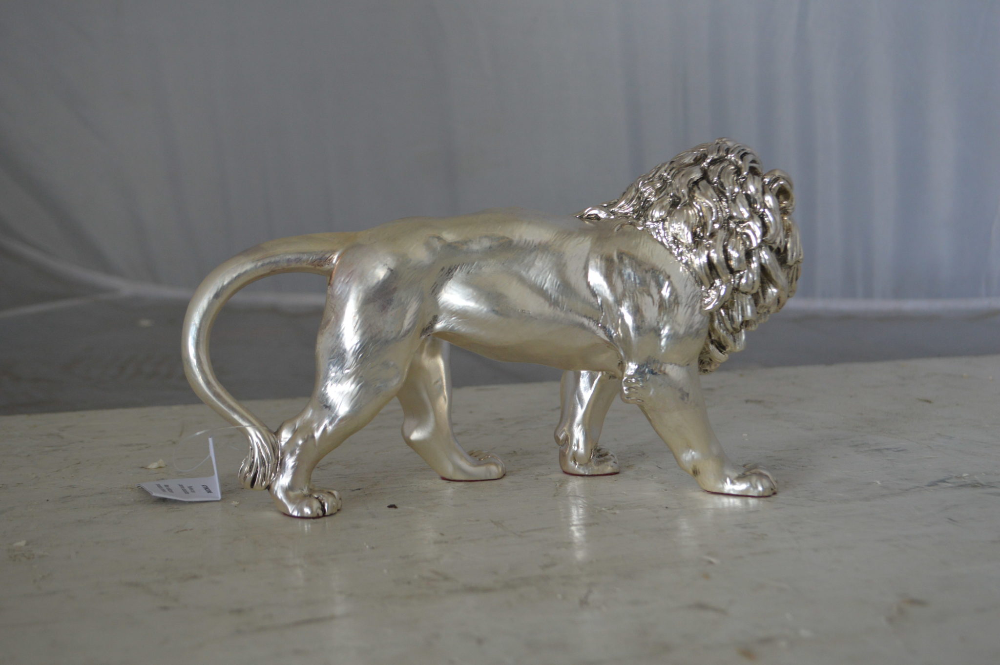 resin lion garden statues